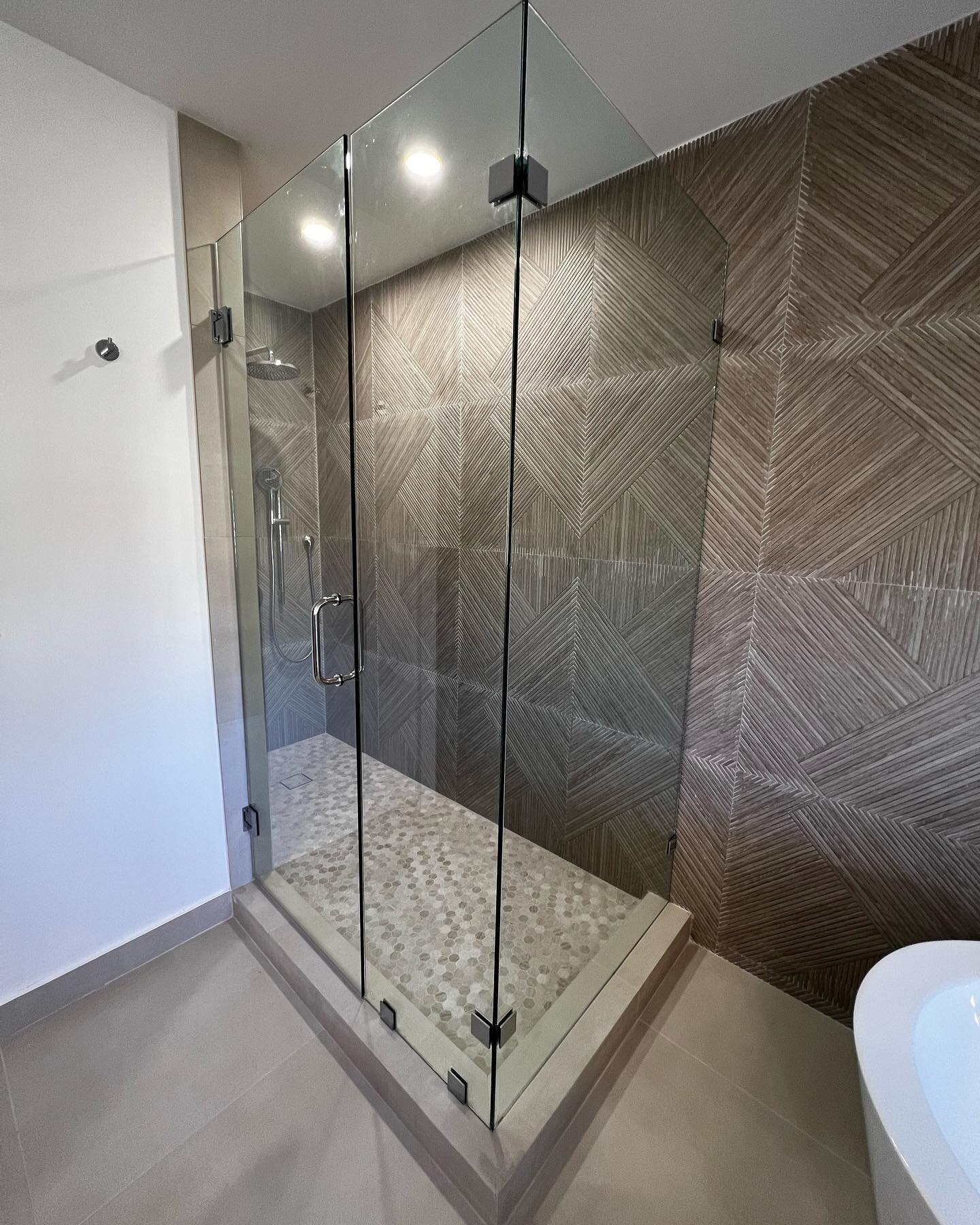 Shower door Saturday. Check out this L shaped shower door that was installed in Aventura FL.