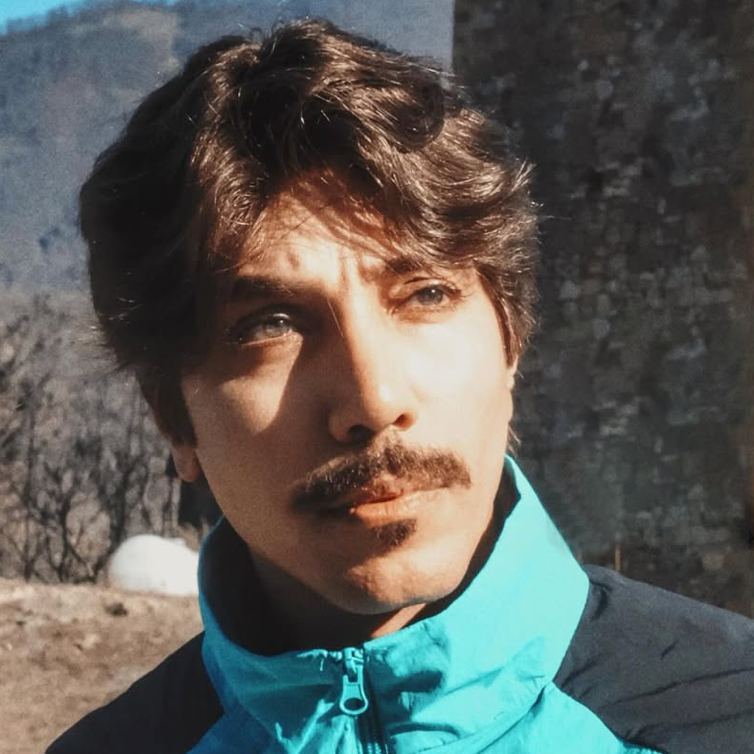 ahmed aziz- Saudi traveling blogger 