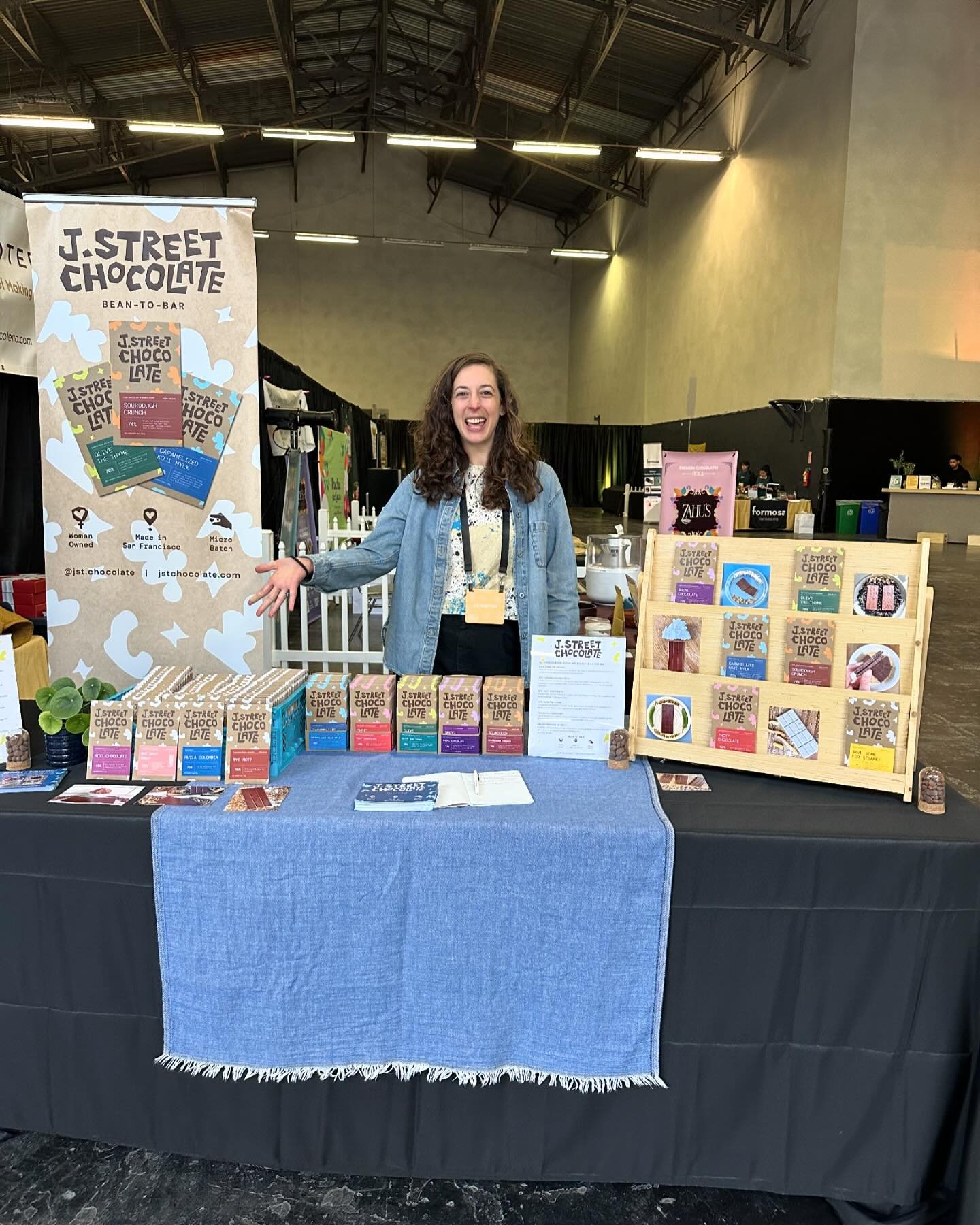 What a weekend @craftchocolateexperience! Thanks to all who came out and supported. A big highlight for me was to meet so many of you (new and existing fans) and so many chocolate makers from all over the world. 

It was so fun to be across from the 