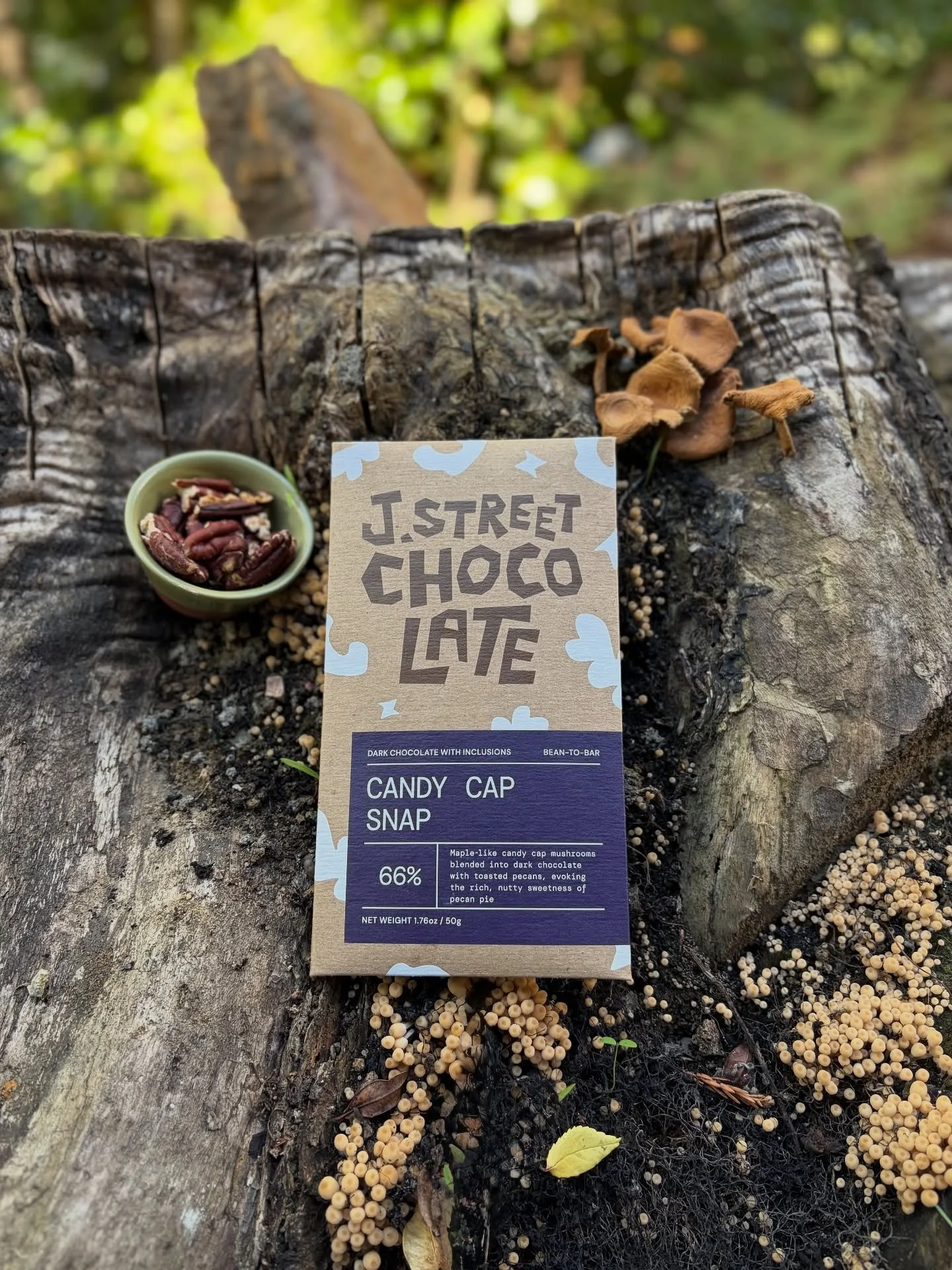 Happy Halloween 🎃 ! Please share your witty/punny costumes with me. The best I have for you this year is this seasonal bar which I&rsquo;m bringing back after a couple years: Candy Cap Snap. The maple notes in this bar actually come from candy cap m