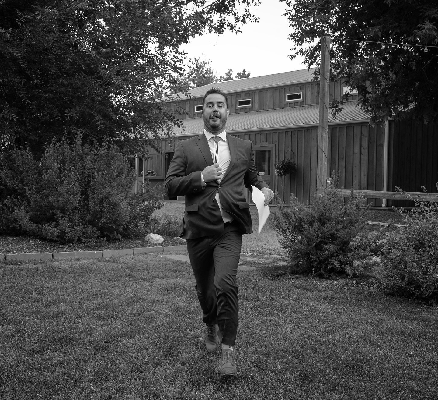 Officiant + groomsmen duties 🏃