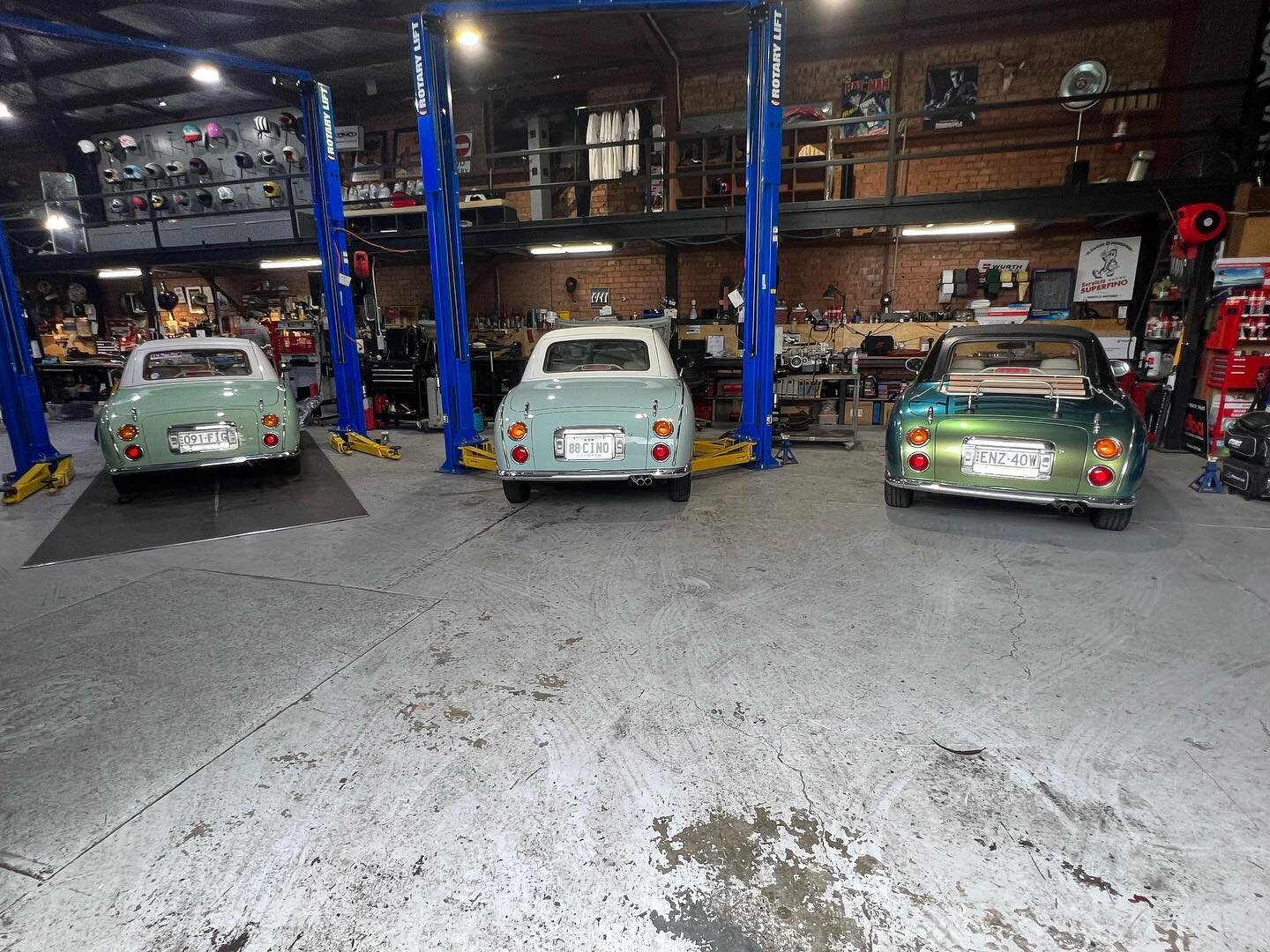 Figaro, Figaro, Fiiiigaroooooooo!!!
#nissanfigaro #nissanfigaroaustralia #sydney #innerwest #threeofakind #mechanic #garage #vintagecars  #ma10et 1.0L #turbo #darylsmotors #referafriend maybe with a #figaro ?