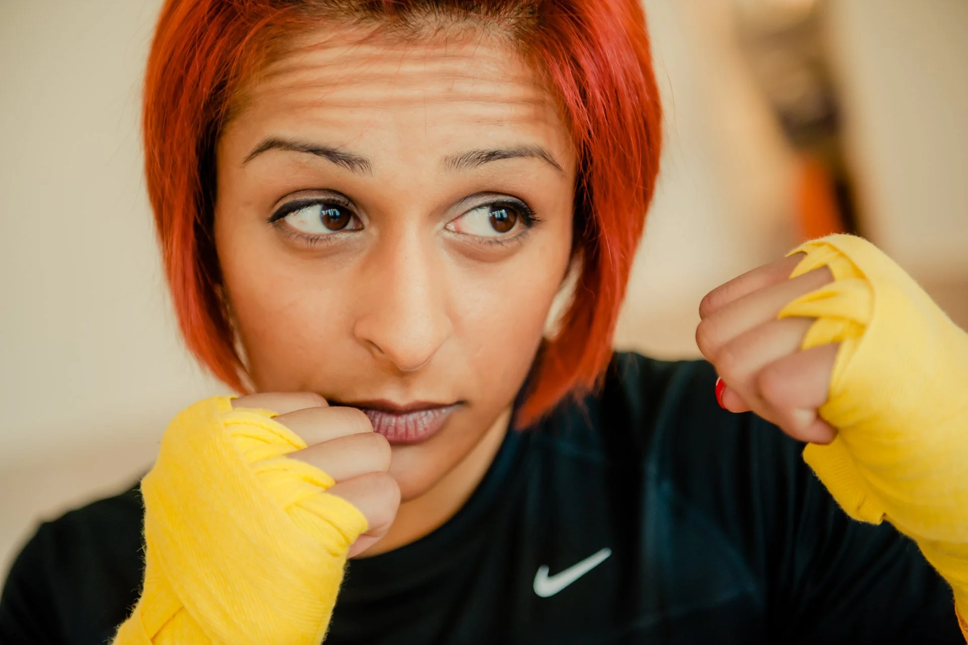 Female boxer at a gym in Scoltan