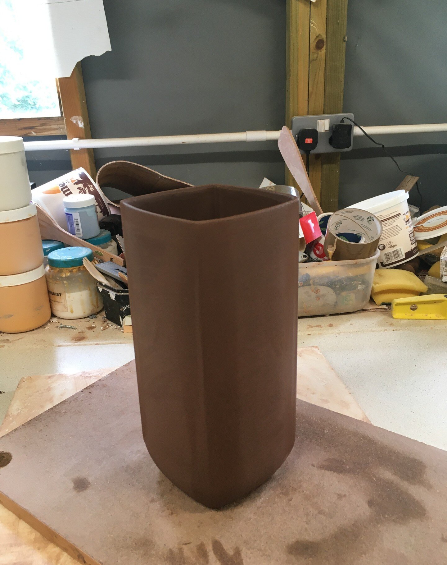 New prototype! Tall jug/vase. I'm really liking these! I hope to have them available for retail in a few weeks.

https://linktr.ee/Dennisblatchley.ceramics

#MAKEsouthwest #findamakermember #findamaker #contemporaryceramics #contemporarytableware #ce