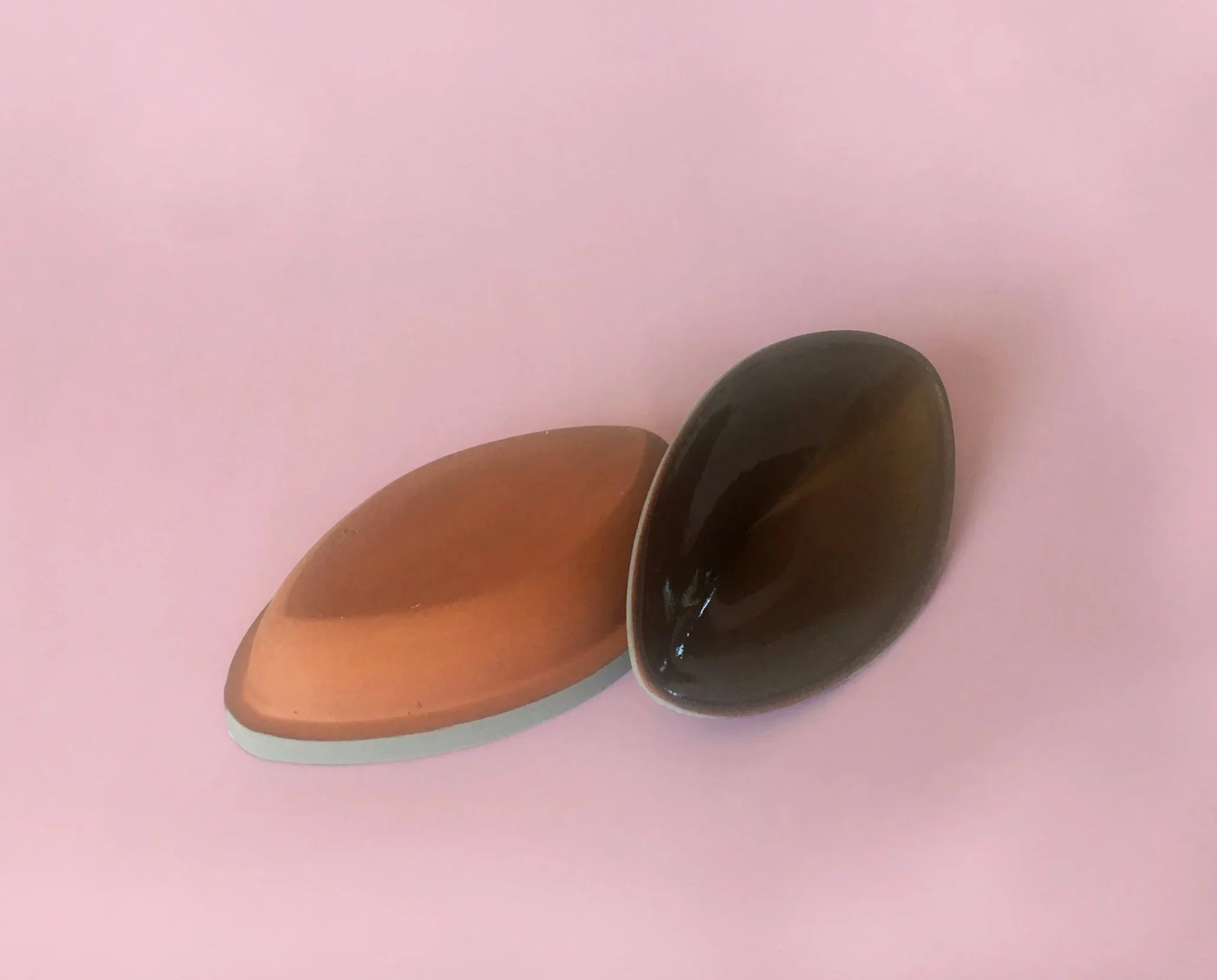 grey+oval+server+lid+off.jpg