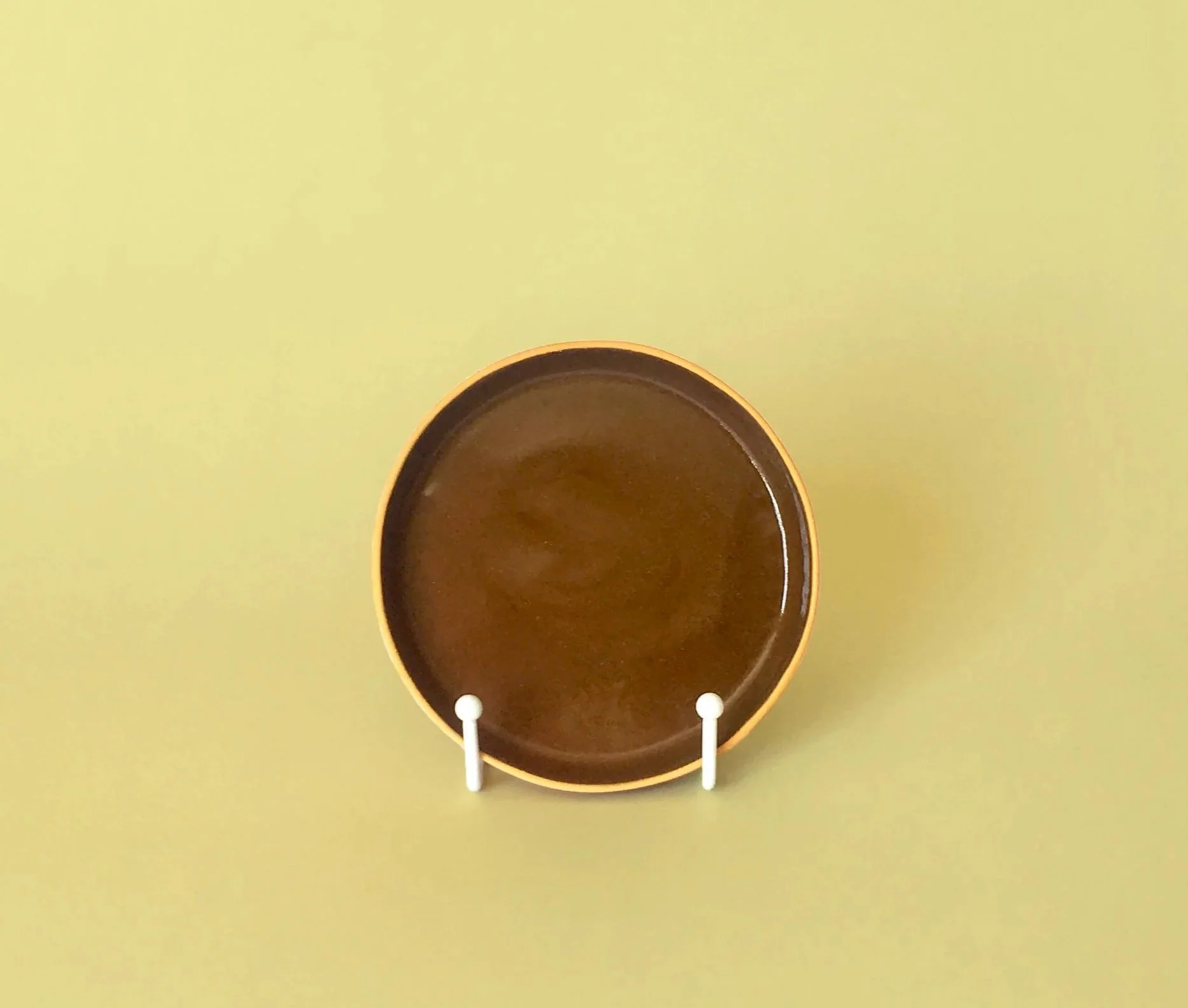 s+orange+plate+stand.jpg