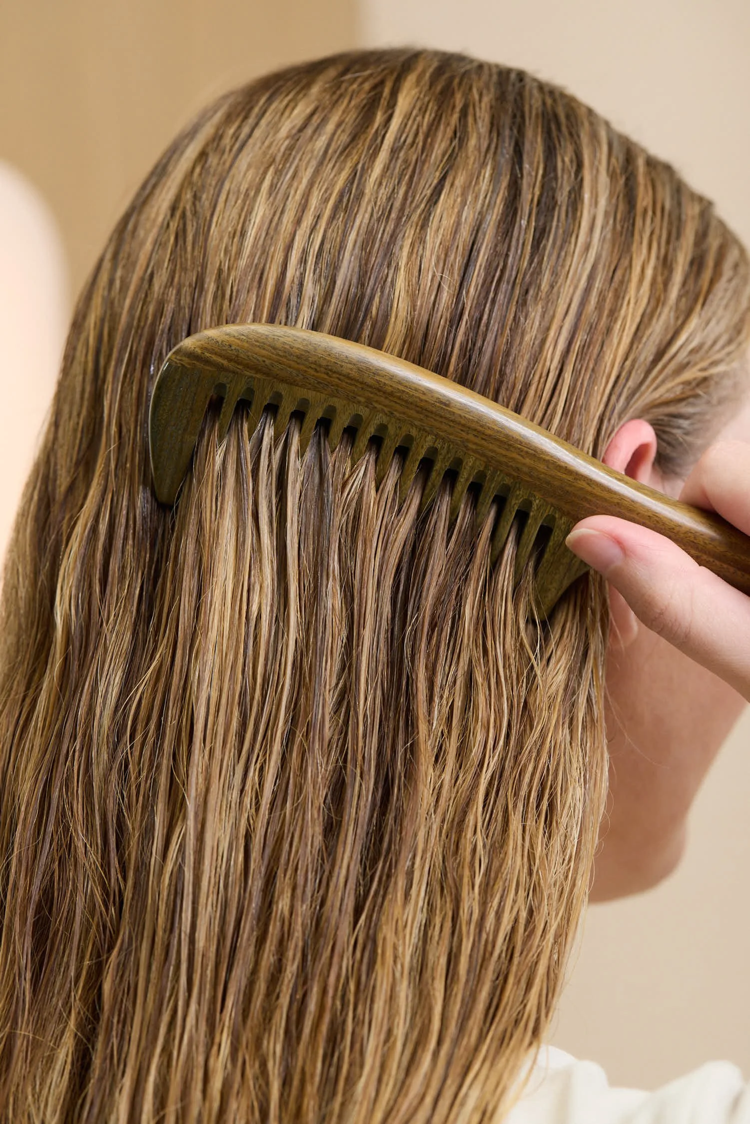 09_SALLY_26_Evergreen_HairCare_GM_LeaveIn-PROCESS 242.jpg