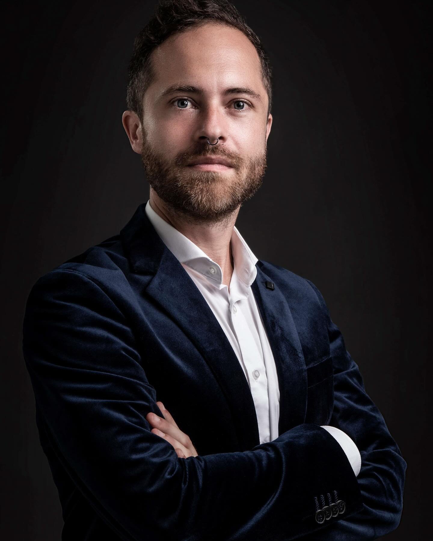 Unser Solisten-Partner bei den Konzerten am 1. und 2. Februar in der ehemaligen Hl. Geist-Spitalkirche ist Richard Resch.
@richard_resch_tenor erhielt seine erste musikalische Ausbildung bei den
Regensburger Domspatzen. Seine Gesangsstudien f&uuml;hr