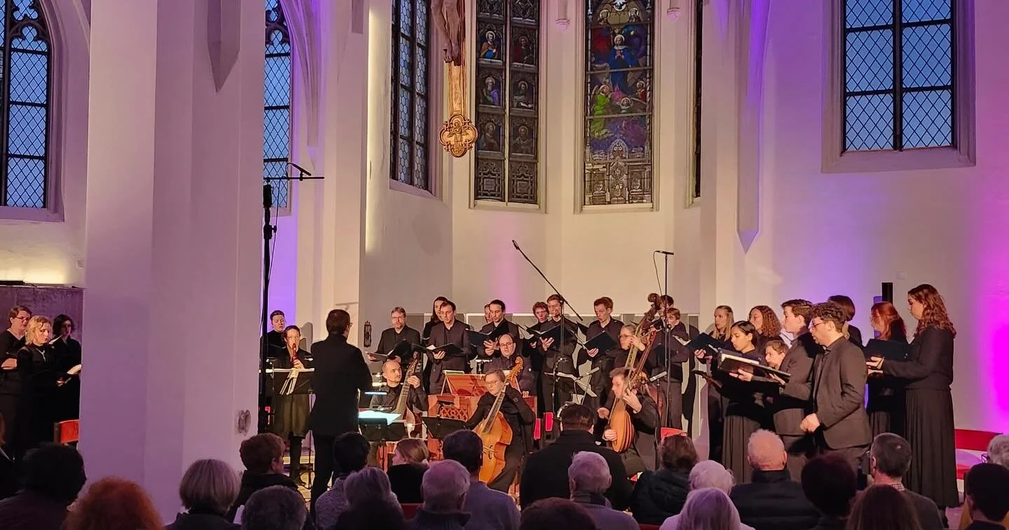 ✨ &Uuml;ber das Jenseits hinaus ✨

Was f&uuml;r zwei bewegende Konzertabende!
Mit gro&szlig;er Freude und auch ein wenig Stolz blicken wir auf unsere Auff&uuml;hrungen von
&bdquo;&Uuml;ber das Jenseits hinaus &ndash; Musik des Trostes von Sch&uuml;tz