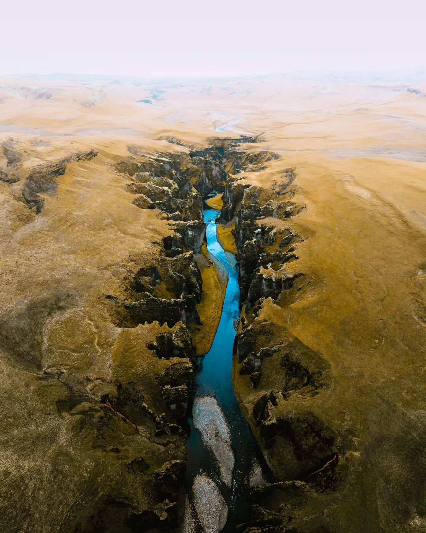 &bull; Fja&eth;r&aacute;rglj&uacute;fur 🇮🇸⁠ Epic Canyon, unpronounceable name 😅⁠
⁠
👉🏻 Everything about Iceland in one place #mitevisuals_iceland 🇮🇸⁠
⁠
🙋🏼&zwj;♂️ Follow @mitevisuals for more⁠