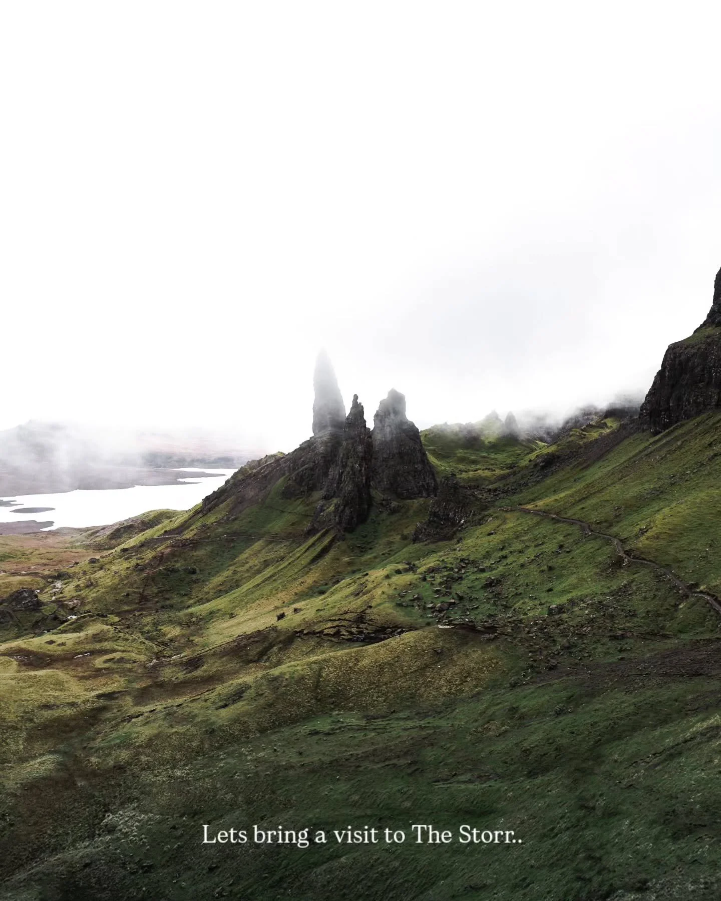 Moody scenery at The Storr, Scotland. Swipe for a top-class hiker's lunch 😋😂@jonnepiek⁠
⁠
👉🏻 Everything about Scotland in one place #mitevisuals_scotland 🏴󠁧󠁢󠁳󠁣󠁴󠁿⁠
⁠
🙋🏼&zwj;♂️ Follow @mitevisuals for more⁠
⁠
&bull;⁠
&bull;⁠
&bull;⁠
#scotl