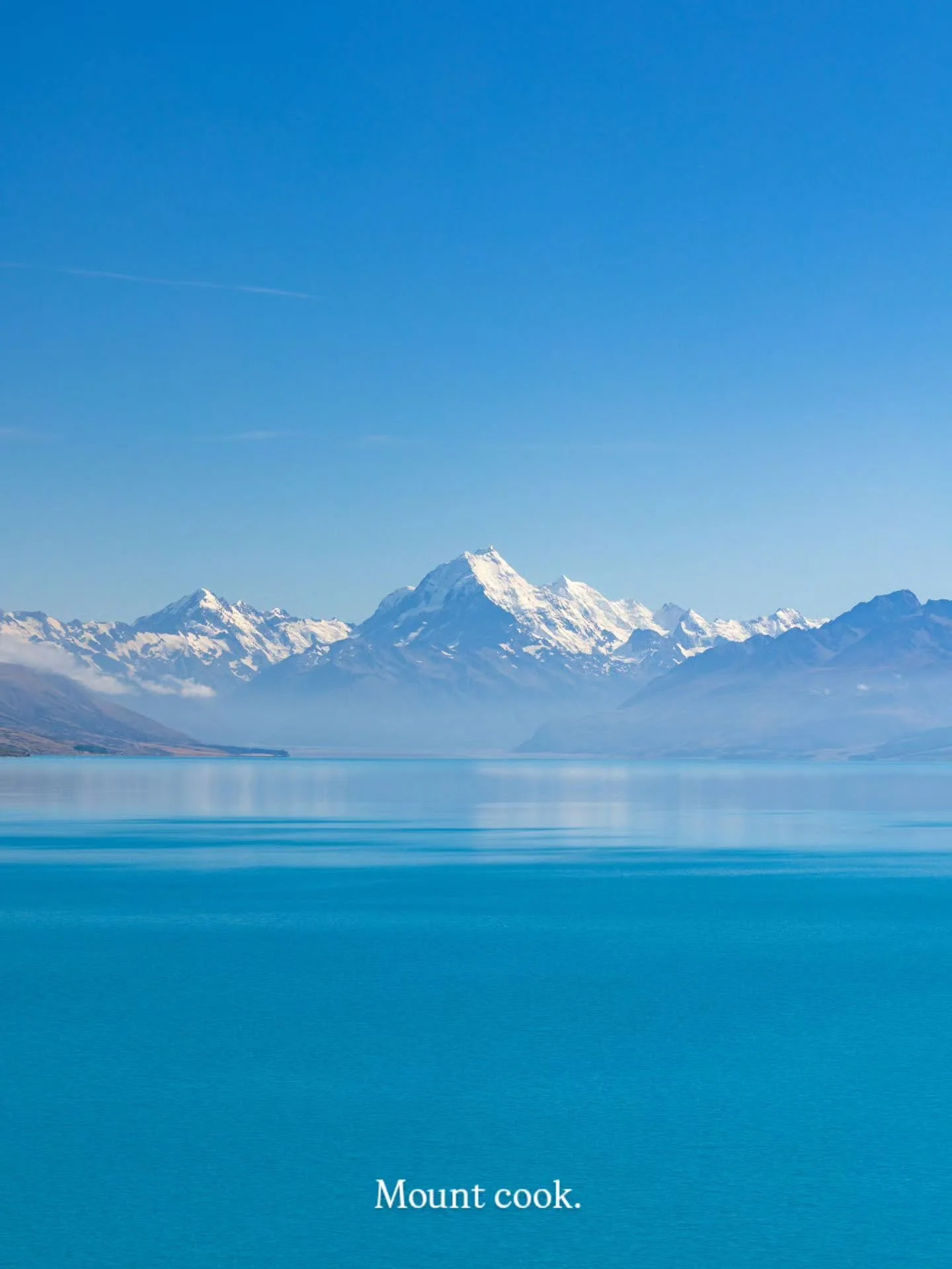 Mount Cook 🏔️ The highest peak of New Zealand is often covered in clouds but we got lucky with a clear view across Lake Pukaki. The Southern Alps are really a sight to behold 😍⁠
⁠
🙋🏼&zwj;♂️ Follow @mitevisuals for more⁠ ⁠
⁠
#newzealand #mountcook