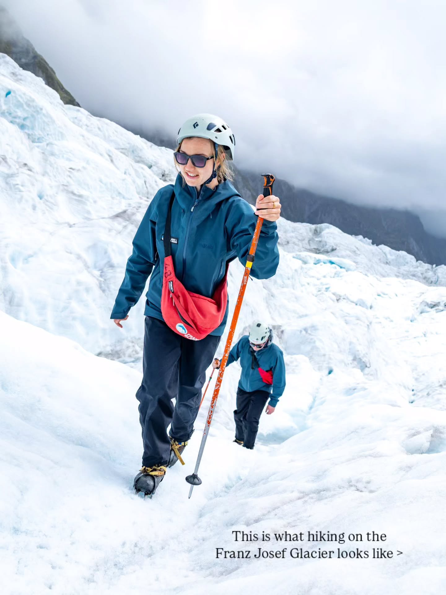 To hike or not to hike on a glacier? 🧊 In Franz Josef you can hike on the glacier with @franzjosefglacierguides, starting and ending with a helicopter ride 😍🚁 Up there, the guides carve out a path as the glacier is moving 5-6 meters a day, creatin