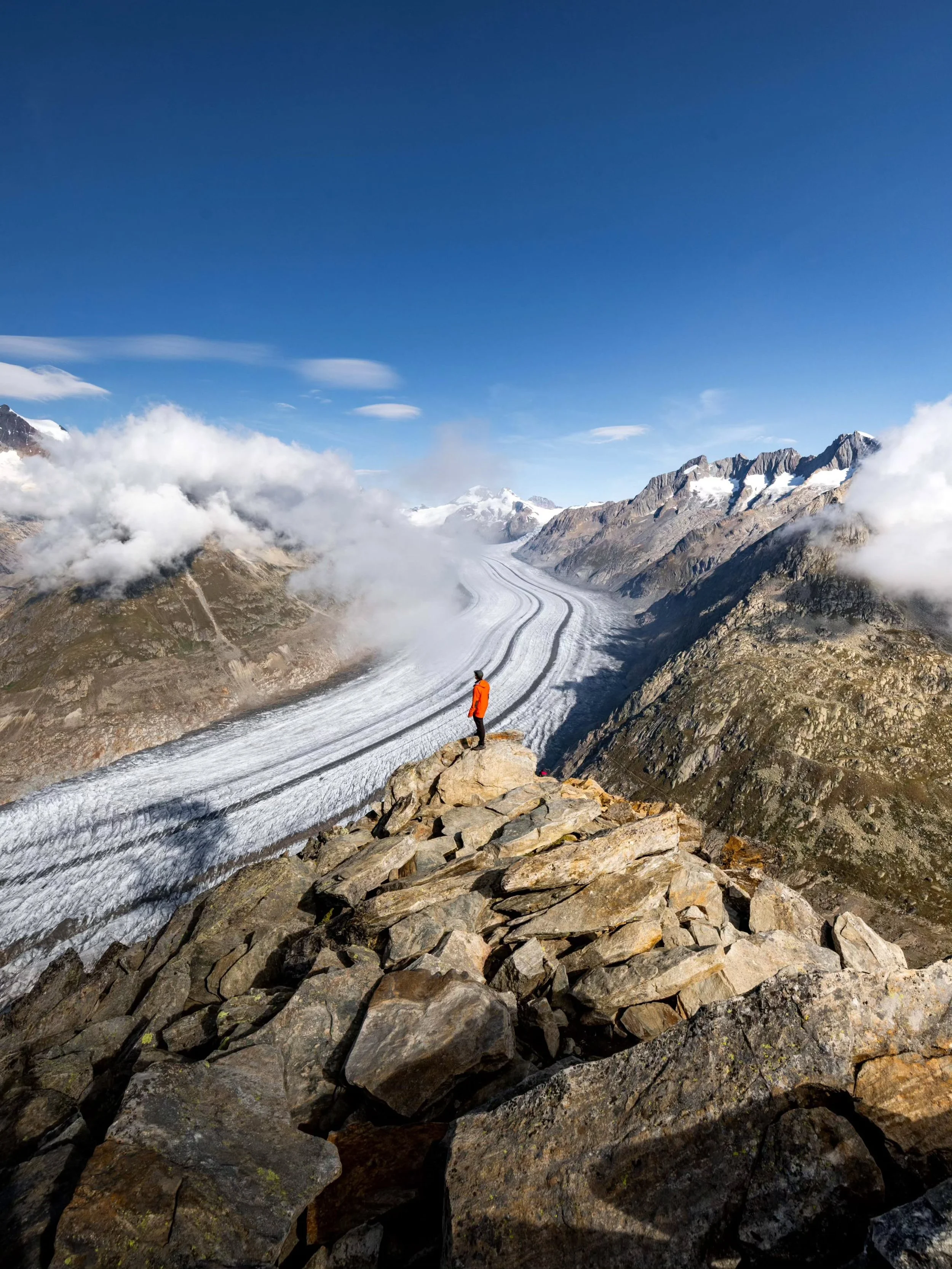 Watching the Aletschgletscher from the top of Eggishorn with @isakstockas😍 We got up at 4AM and hiked to the top before the first gondola arrived, so we had the place to ourselves for a little while. It was amazing! ⁠
⁠
#switzerland #aletschgletsche