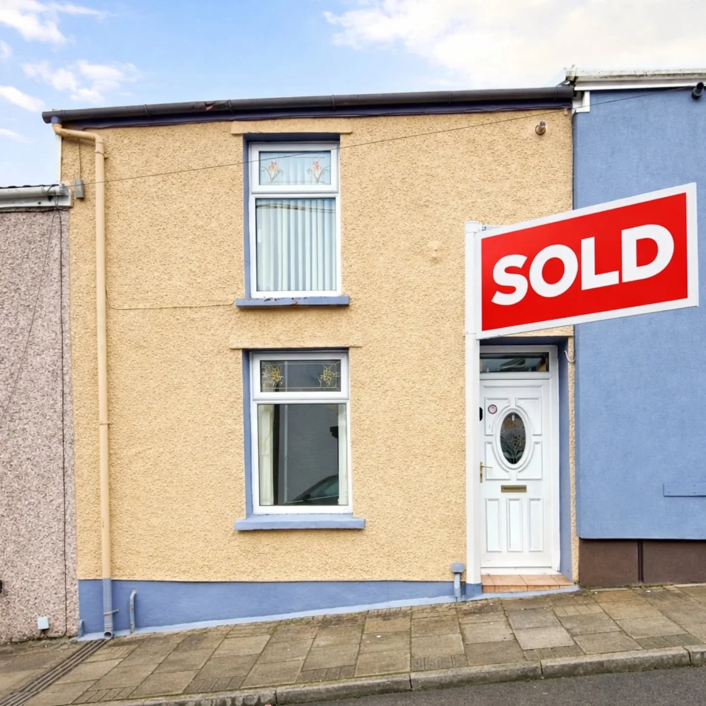 🚨 SOLD &ndash; ABERDARE TOWN CENTRE 🚨

A strong 2-bed terrace in a prime commuter-friendly location snapped up fast 🔥

📍 Town centre location
🚉 Station 300m away
🏫 Schools within 400m

The numbers that made it move 👇

💰 Purchase: &pound;75,00
