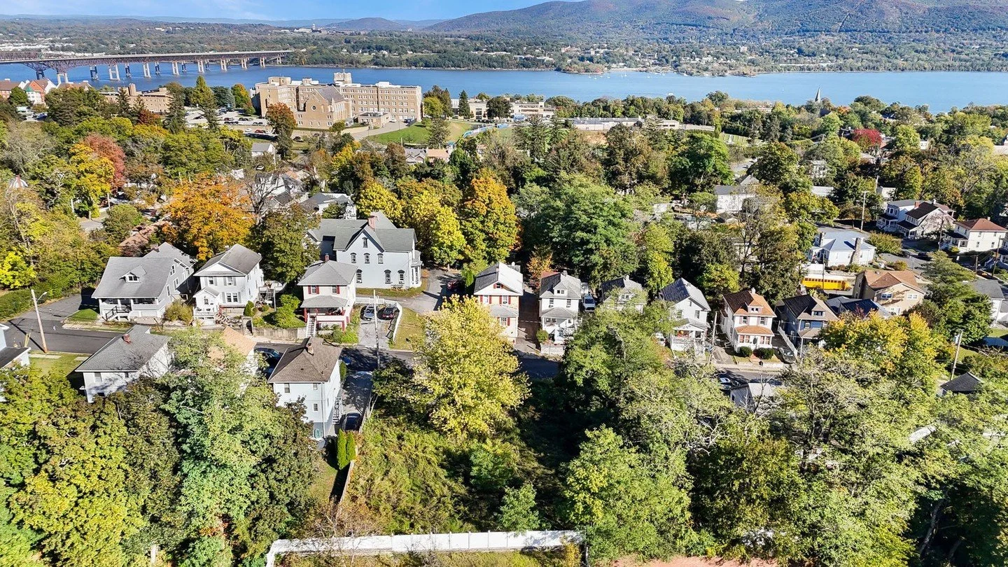 Land FOR SALE! 🧡 #justlaunched
Big dreams start on small plots - 23/25 Hudson View Terrace is ready for it!
Great neighborhood + previously approved triplex plans by the city - lots of possibilities. 
🌟 Package Deal: two vacant lots
📐 Total of