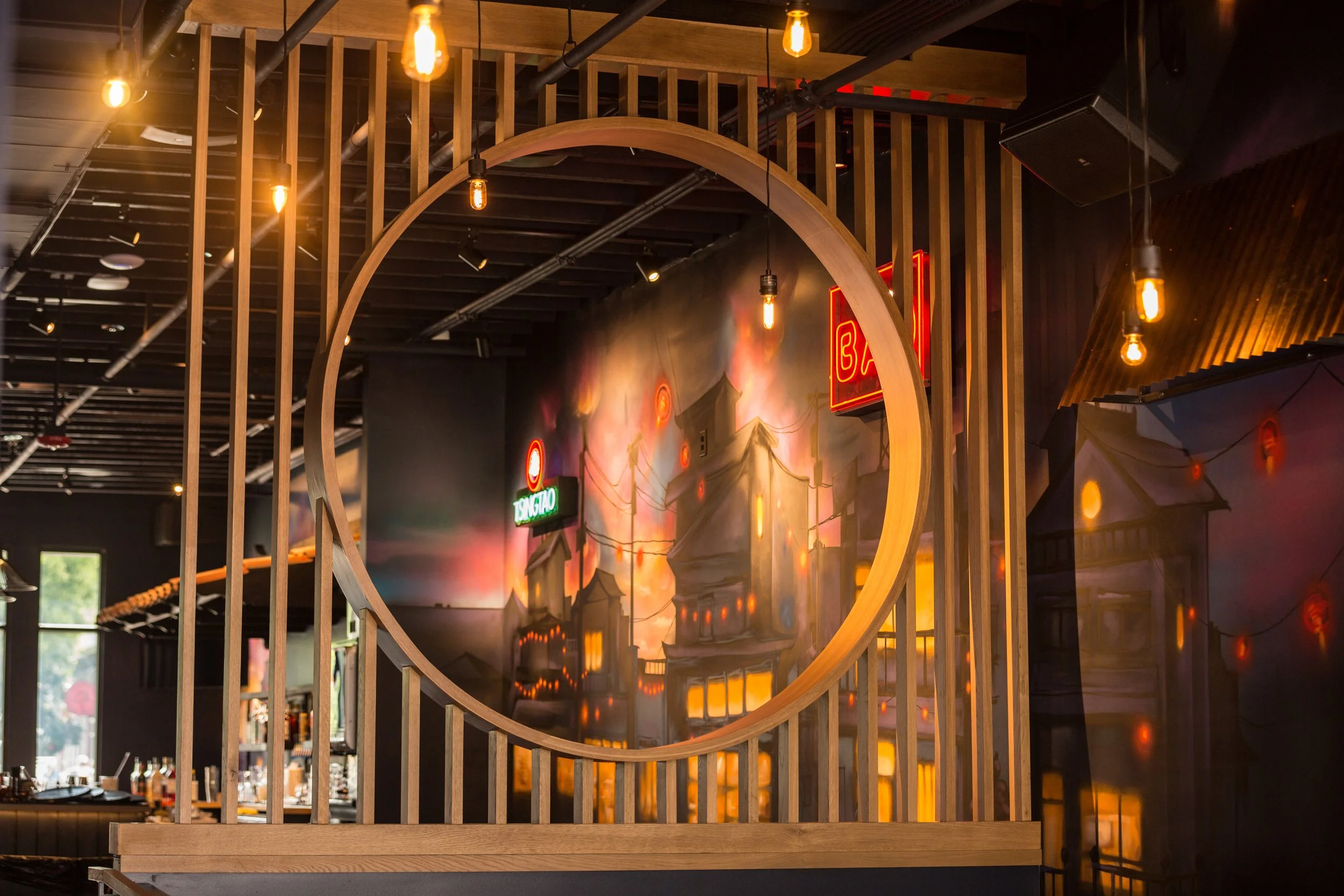 Rear oculus, a 6ft 8in diameter circle