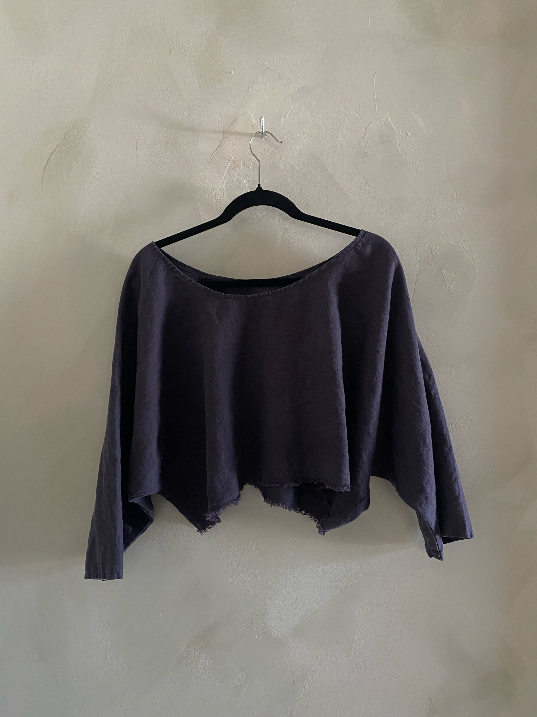 linen crop in navy