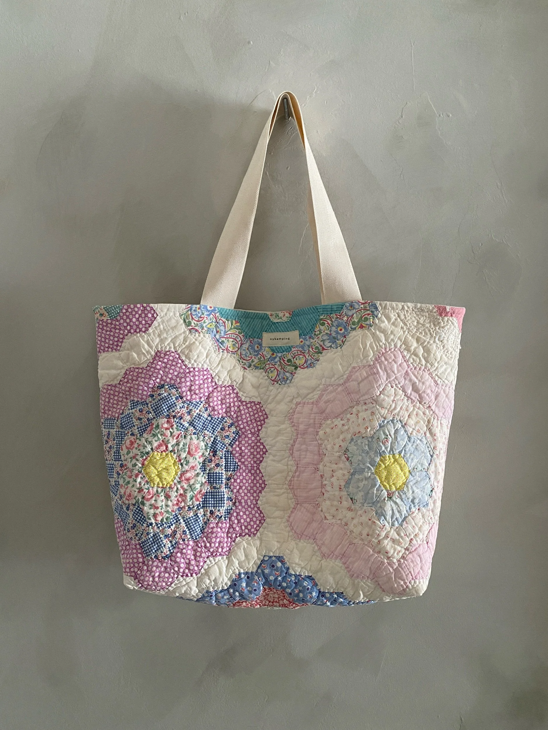 everyday bag in hexagons