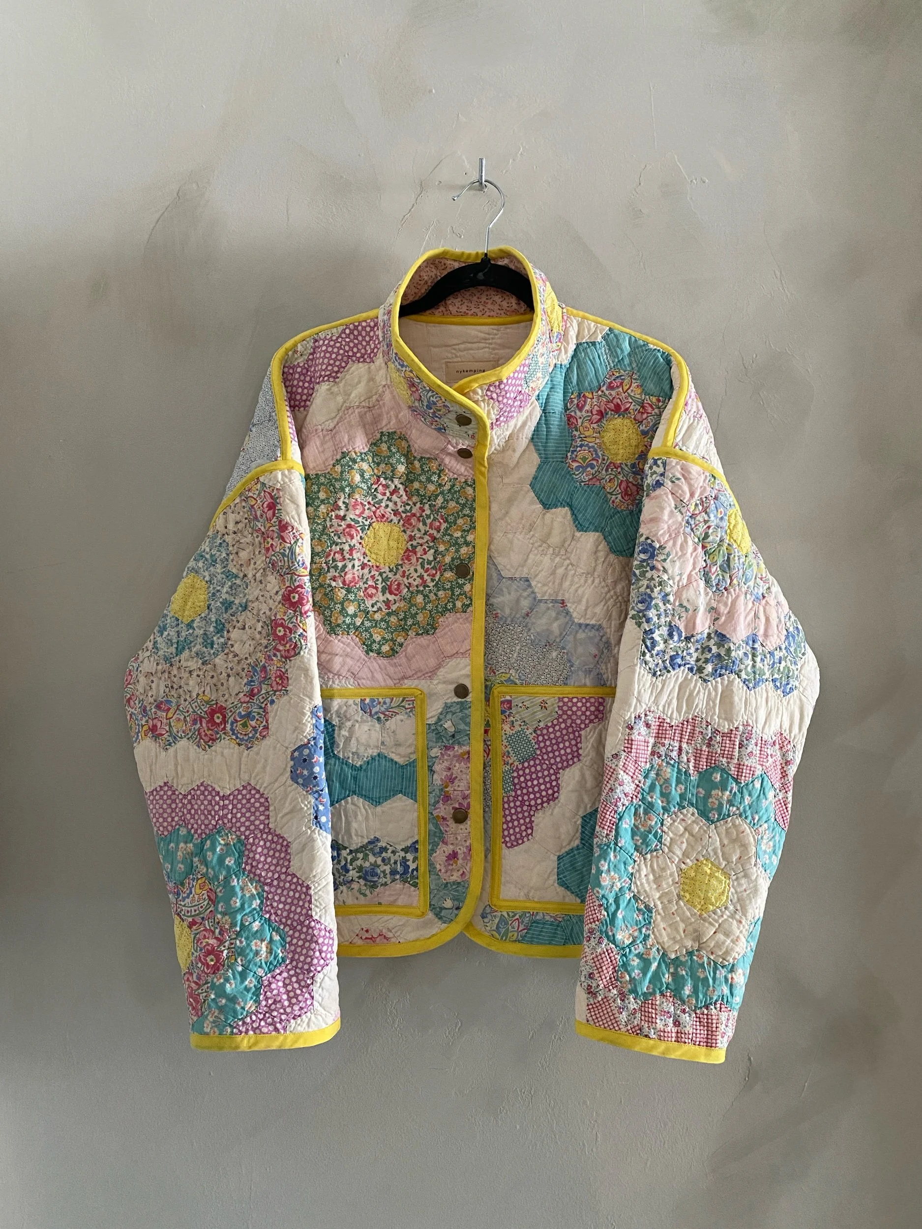 cropped jacket in hexagons