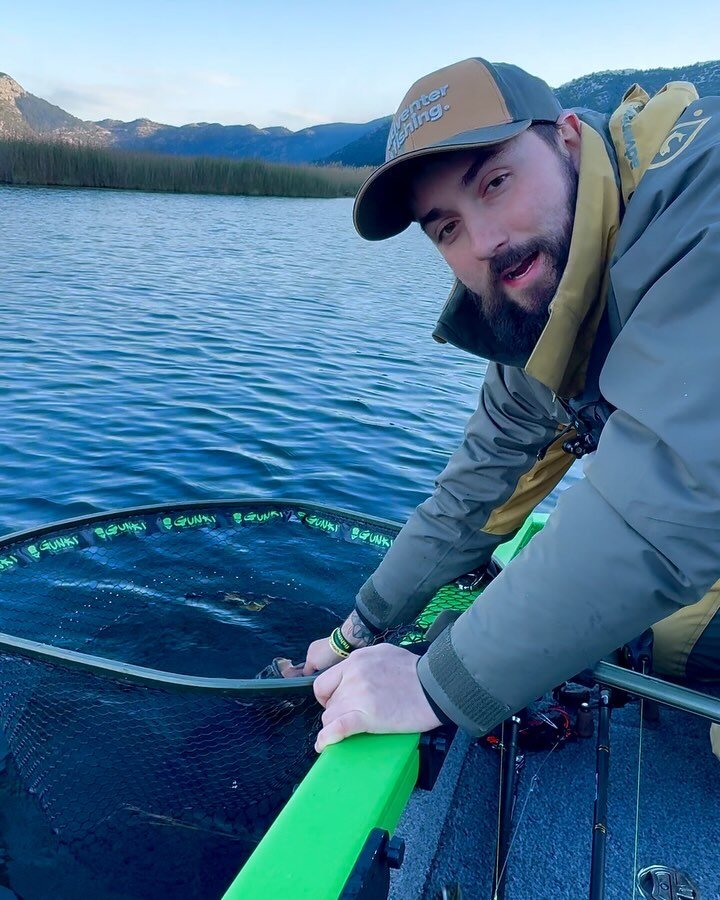 Na zač&aacute;tku &uacute;nora jsme se vydali s @adventerfishing na lov Largemouth bassů na divok&yacute; jih! Voda byla furt studen&aacute;, ale i tak se n&aacute;m podařilo udělat několik ryb 🥳

V nehostinn&yacute;ch mokřadech mi nejednou pomohl n