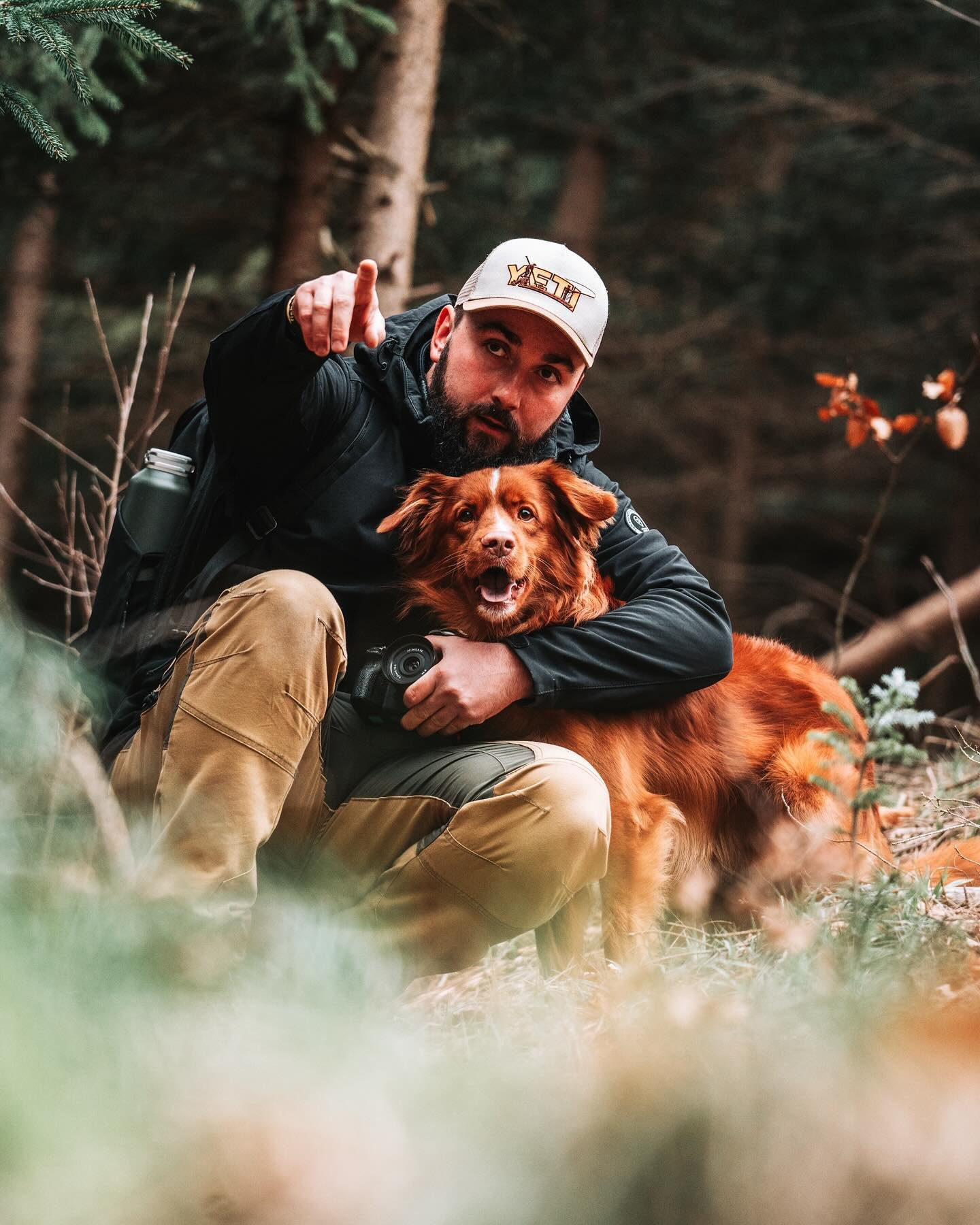 🌲🦊🦁📸 // Into the wild // @arthurleonthird x @jagrvideography 

#toller #novascotiaducktollingretriever #wilderness #dog #bestfriend #forest #yeti #les #priroda