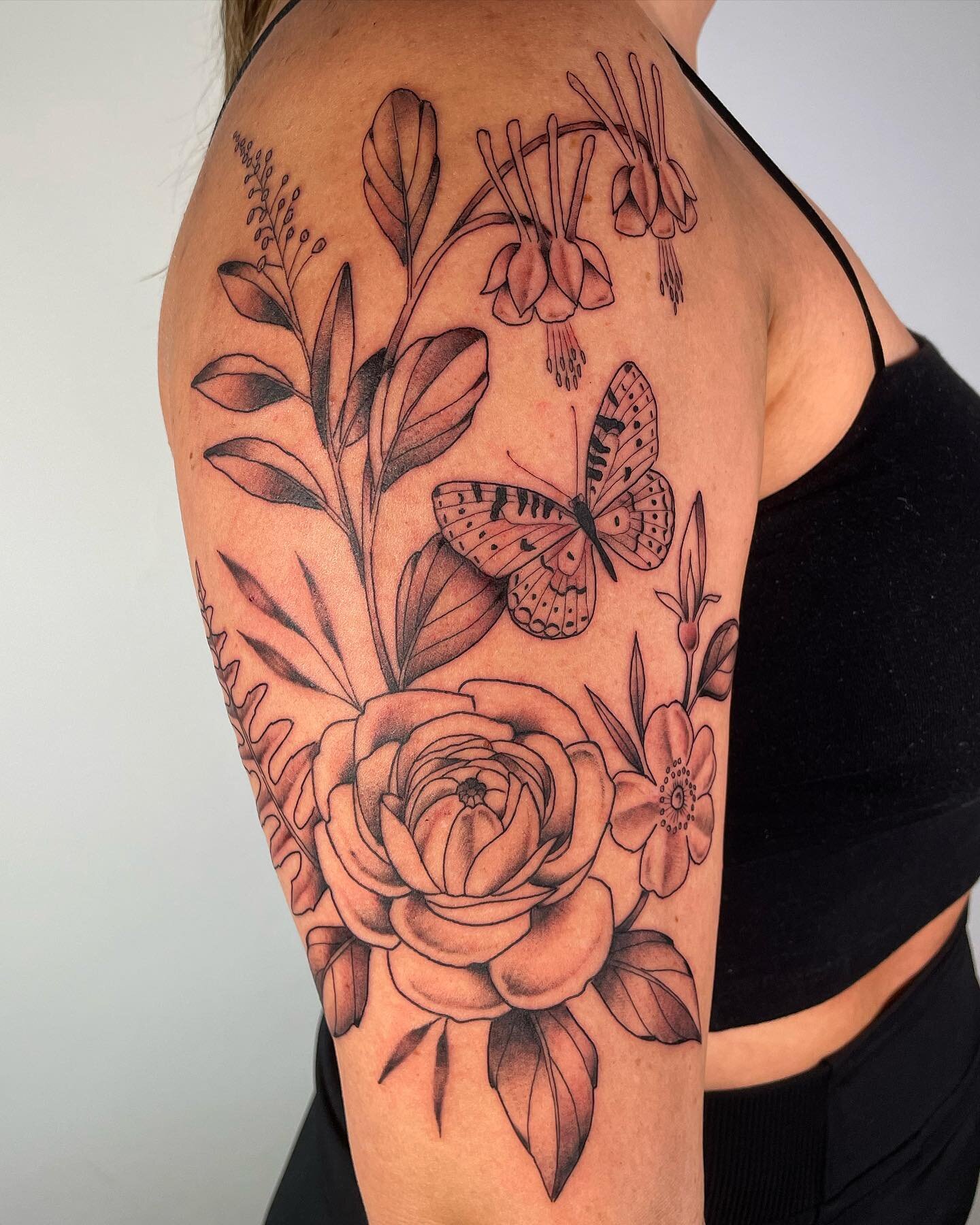 Thank you teyah!! Always appreciate you coming to see me 🌸 would love to do more this size! This one only took about 3 hours. 
.
.
.
.
.
.
.
.
.
.
.
#eugenetattoo #eugeneoregon #eugene #oregon #oregontattoo #pnw #pnwtattoo #botanicaltattoo #floralta