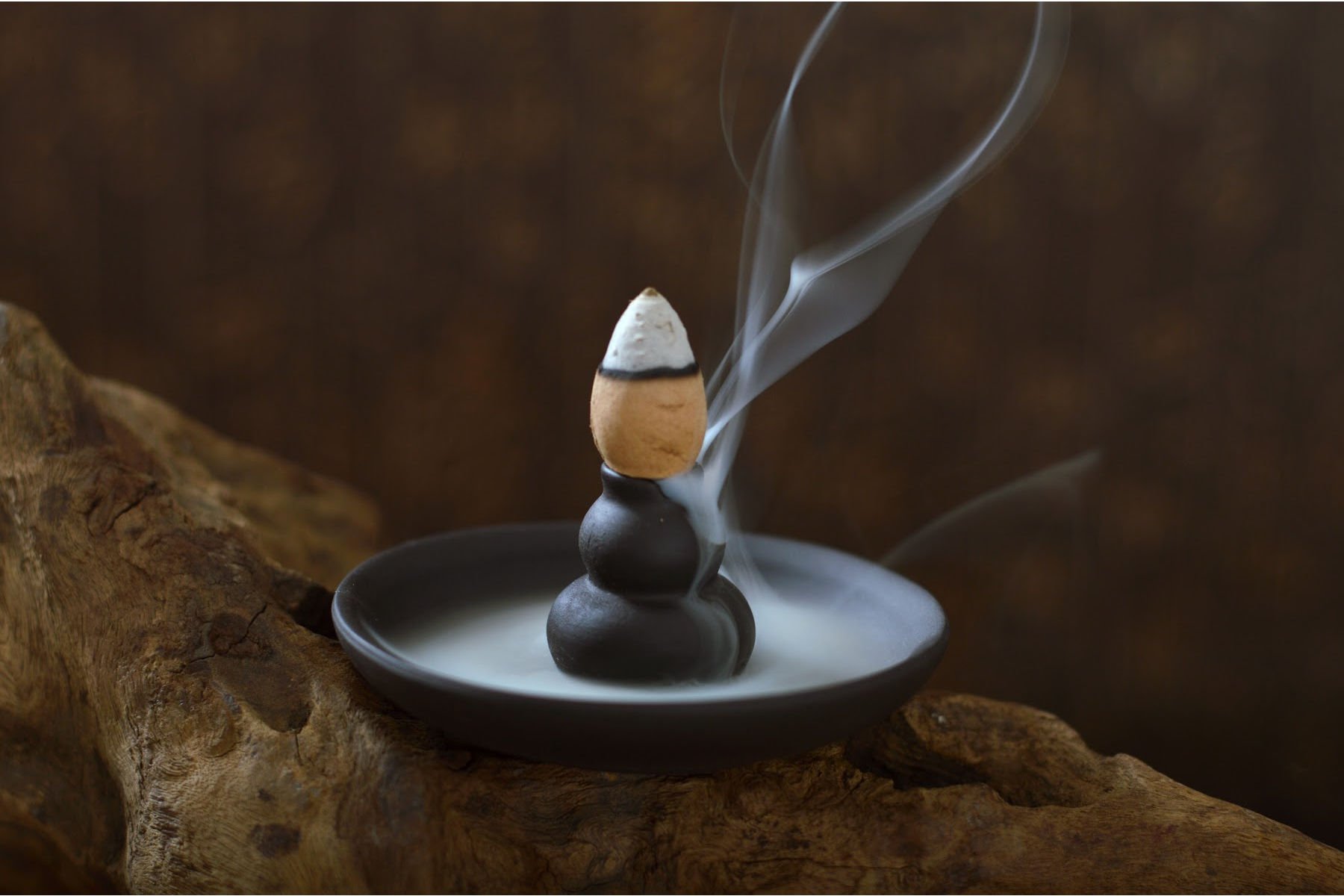 Discovering the Art of Aromatherapy: How to Use Incense Waterfall for Your Serene Space