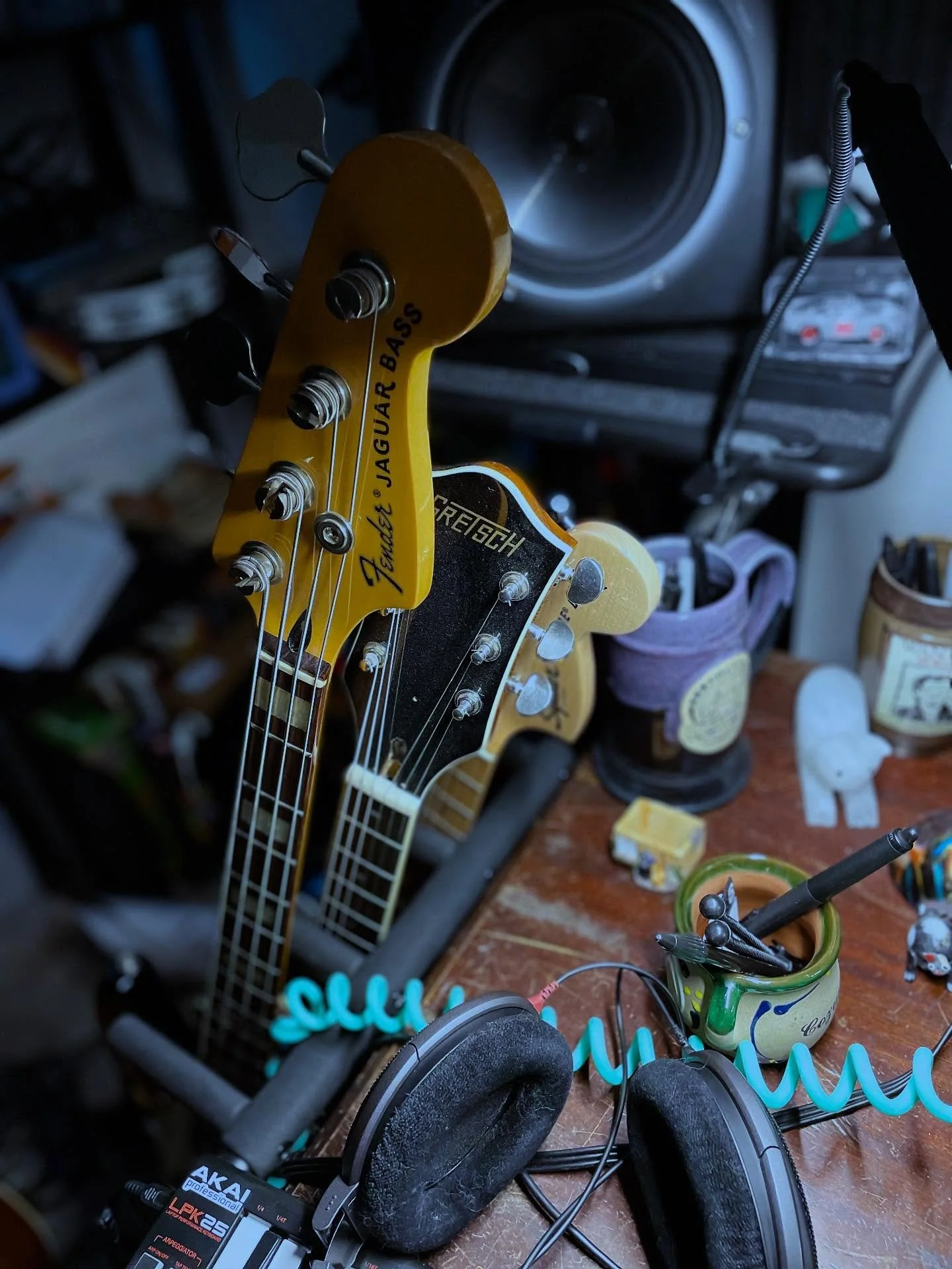 frustrated with your progress on guitar or bass - even though you&rsquo;re practicing hard? sign up for an online guitar or bass lesson today! we can determine what your limitations are and help you overcome them to breakthrough to the next level. #g