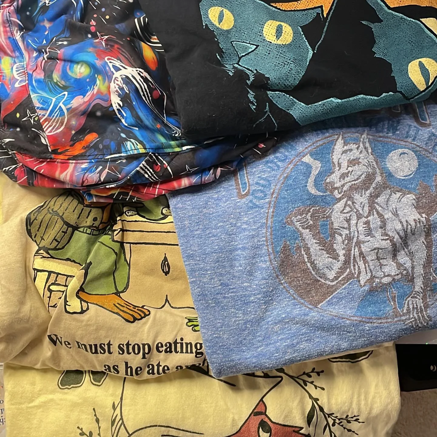 recording my first paid tutorials today! on the website within a couple weeks. wardrobe mostly courtesy of @elizablunt and @thelittleshopofstickers who both know exactly what i love and always get me the coolest duds #guitar #guitartutorial