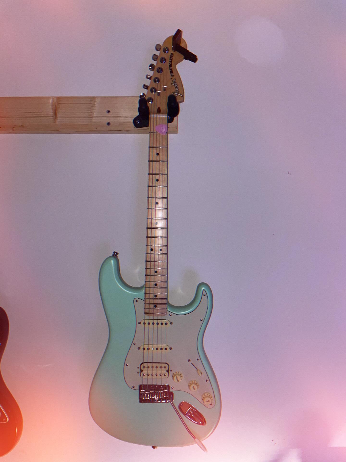 gave this beauty some love today - a polish, new strings, truss rod adjustment, set the action/matched the radius and tweaked how much the trem floats. Leo was a genius, the Stratocaster is a work of art, and Fender deserves to protect it, regardless