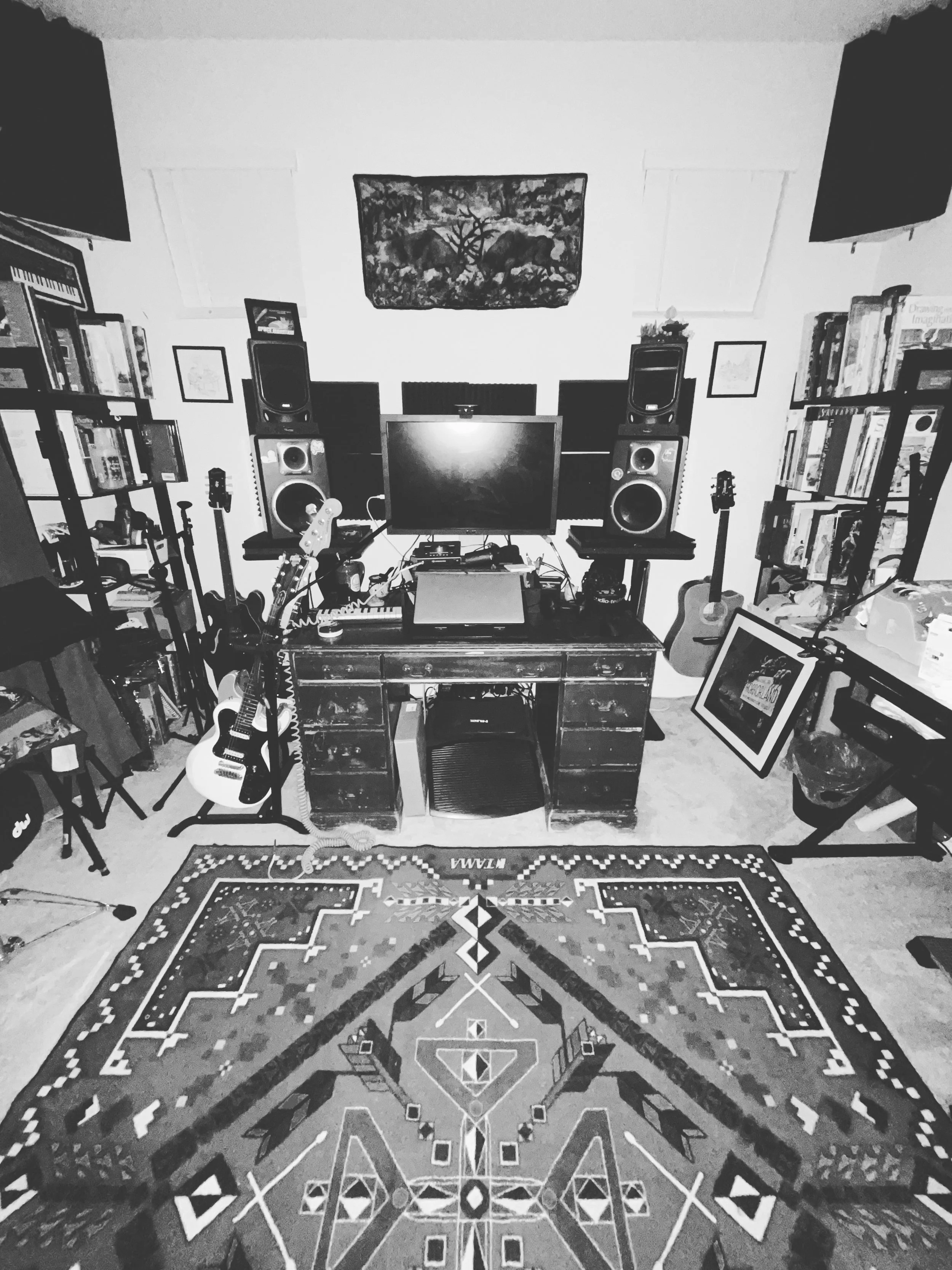 got Sonarworks to integrate with my UAD Apollo! it&rsquo;s so much more convenient.

loving our shared home art/music studio. also, carpet raking is as glorious as you&rsquo;ve heard. 

#homestudio #recording #diyrecording #drumrug #uadapollo