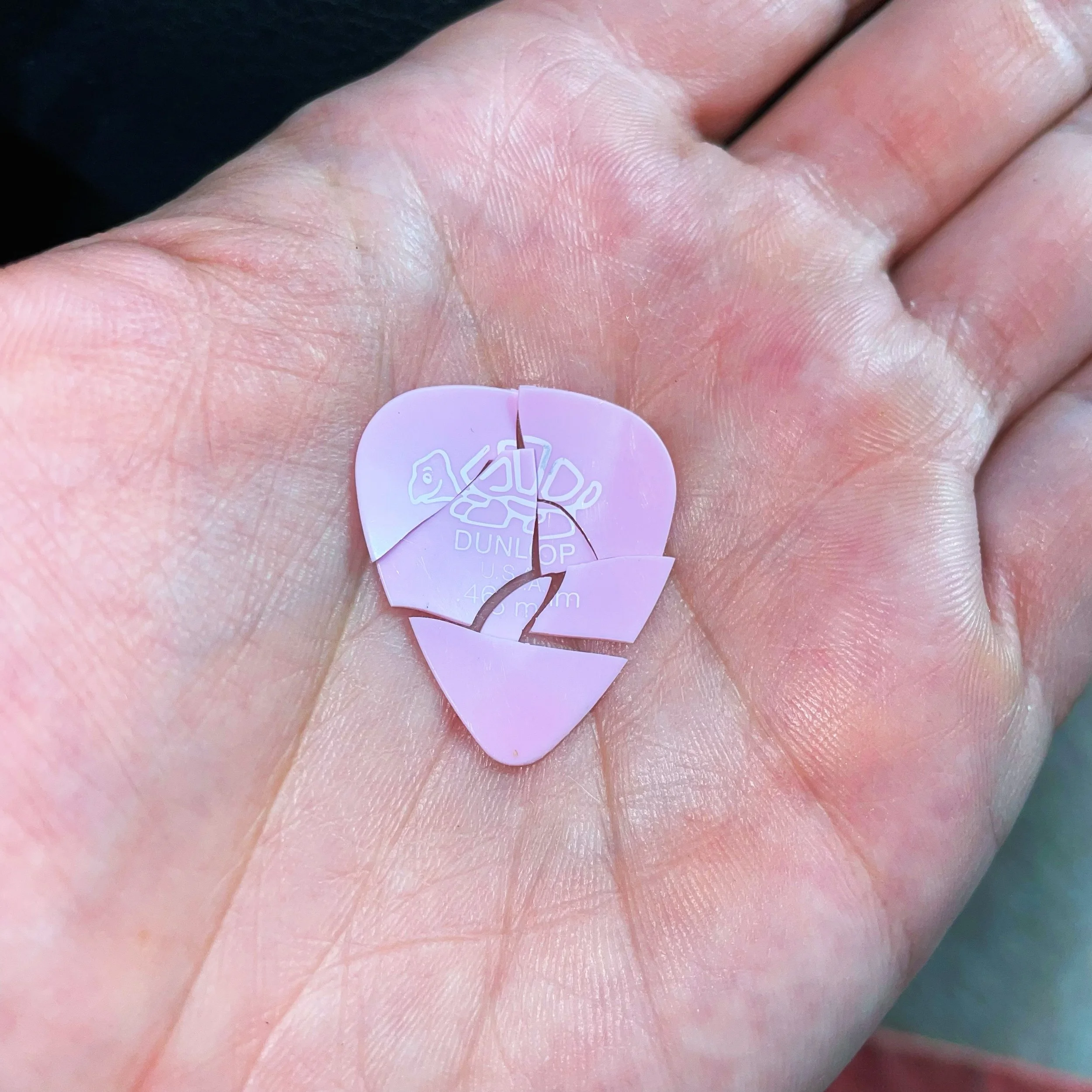 if you&rsquo;ve ever wondered what happens to a Dunlop 500 .46 mm pick in a car in Arizona for several years, here you go! the Tortex Wedge .88 i placed on dash at the same time still lives! #jimdunlop #dunloppicks #jimdunlopusa #tortex #sonorandeser