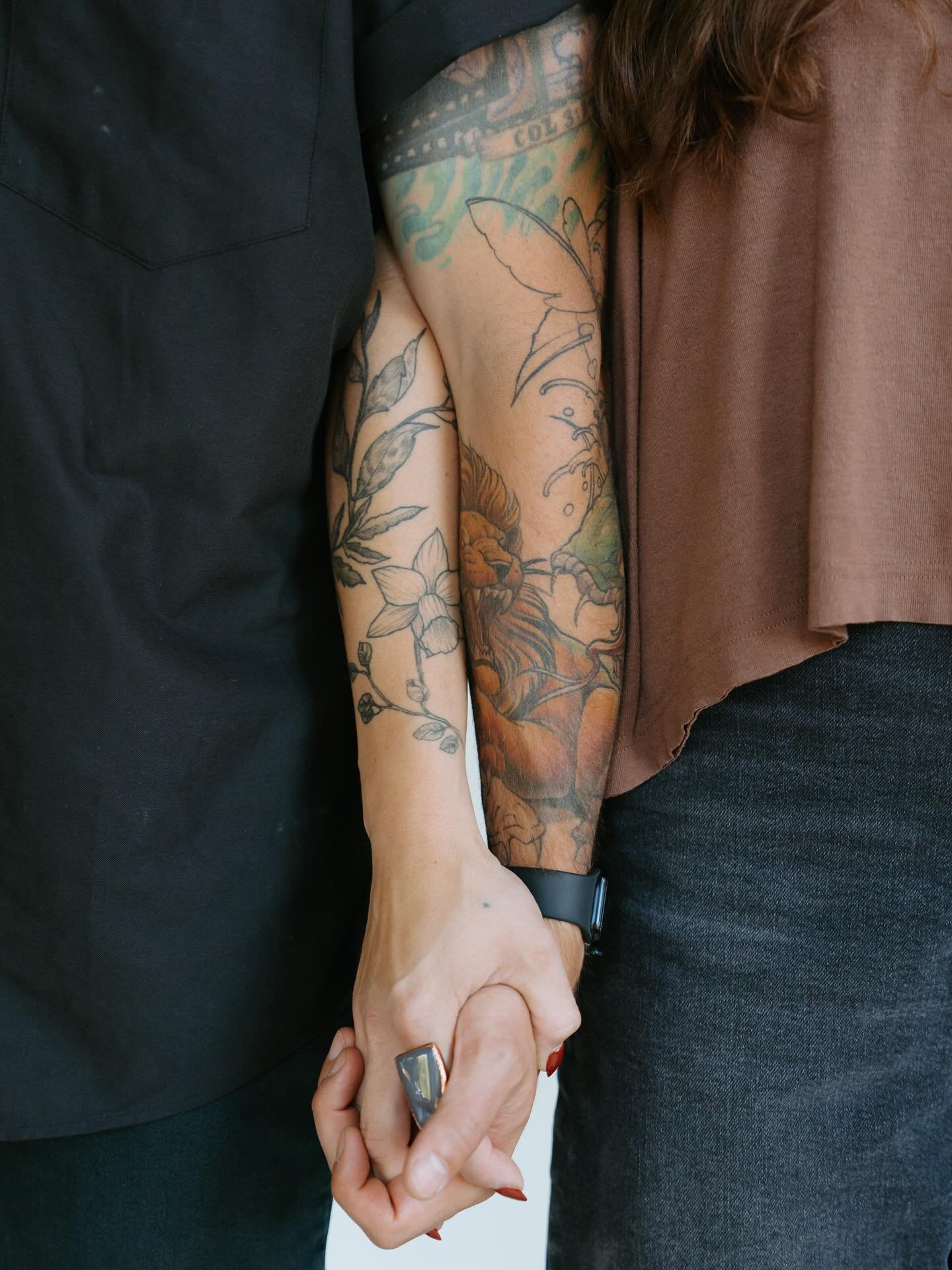 Design brought us together&mdash;but the life we&rsquo;ve built together is our greatest creation. All for God&rsquo;s glory!

#loveisinthearey 

📸: @kristingatesphoto