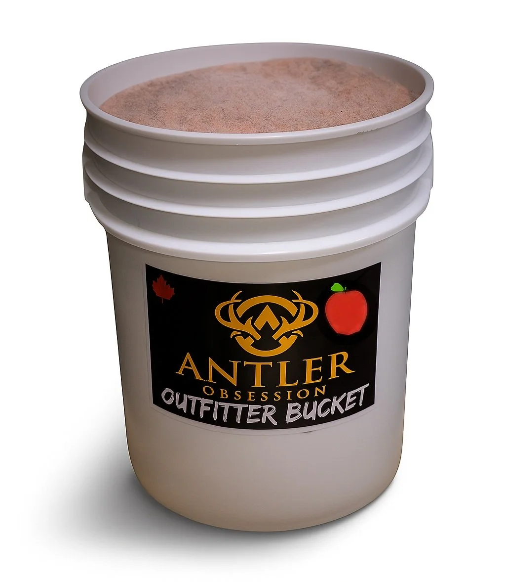 Ultimate+Big+Game+Attractant+Apple+Outfitter+Bucket+50lbs.jpg