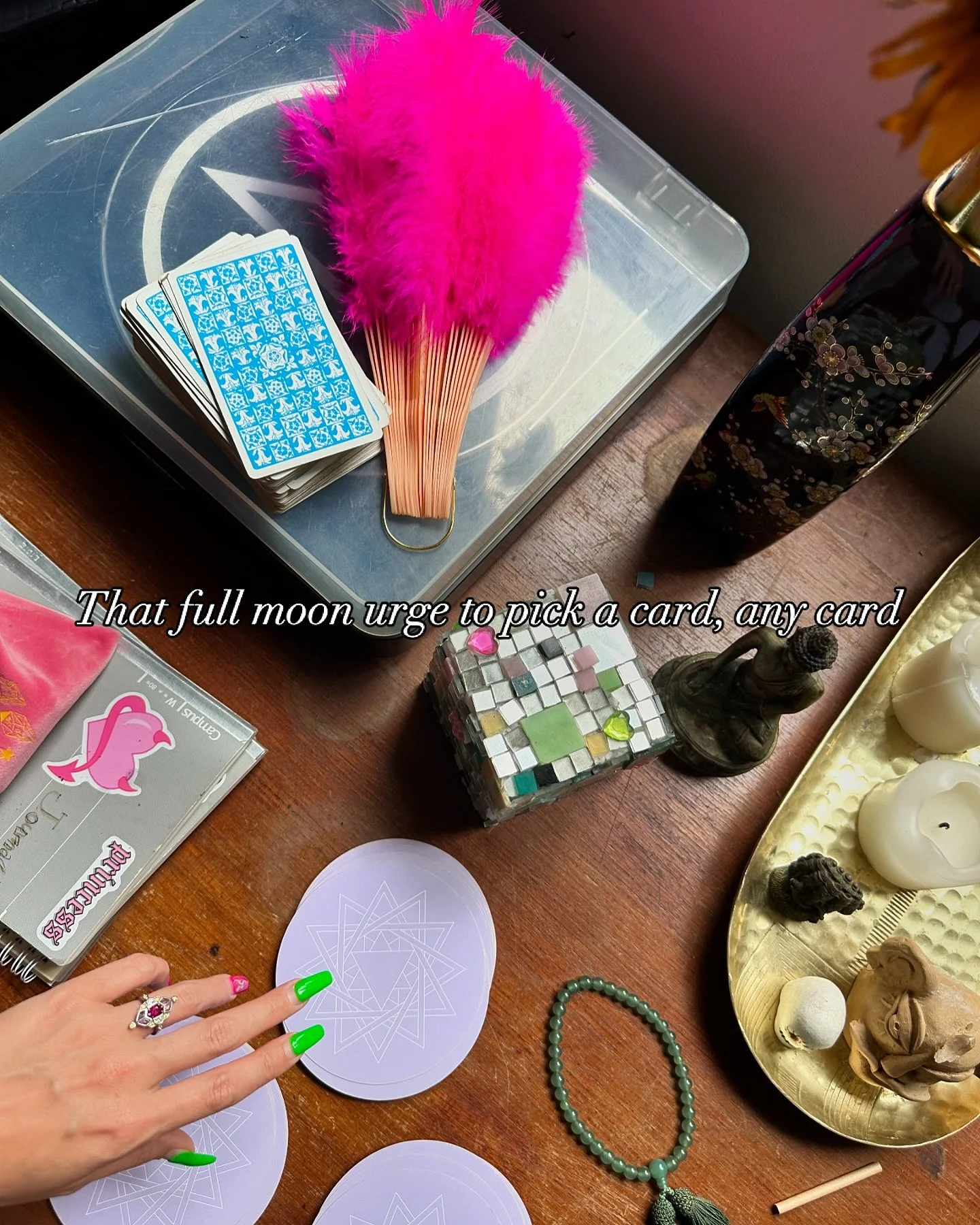 Blessed full moon, loves 🌝 Swipe to pick a card, full channeled message in comments 🎴🐉

Happy 満月🌝 スワイプしてカードを選んで、コメント欄でメッセージを読んでね 👽❤️&zwj;🔥

If you&rsquo;d like your cards read in full, there&rsquo;s a spring special happening rn. You know where