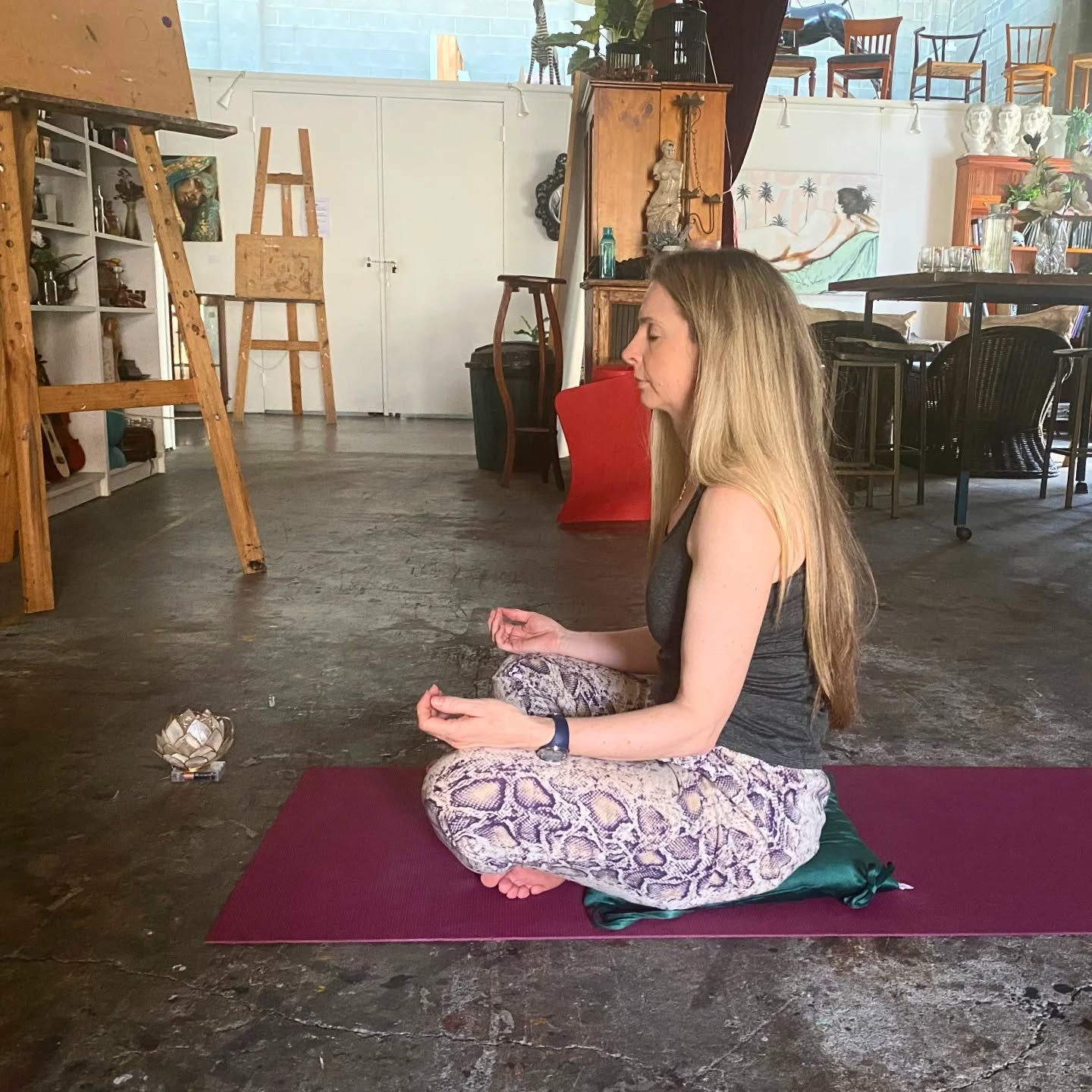 Yoga sessions for creativity enhancement means relaxing the mind &amp; body and activating brain processes. 🧠 Last time, we saw professional instructor Monica Batiste ( @beachyoga_monicabatiste ) host a pre-Long Pose Session yoga class. 

Come along