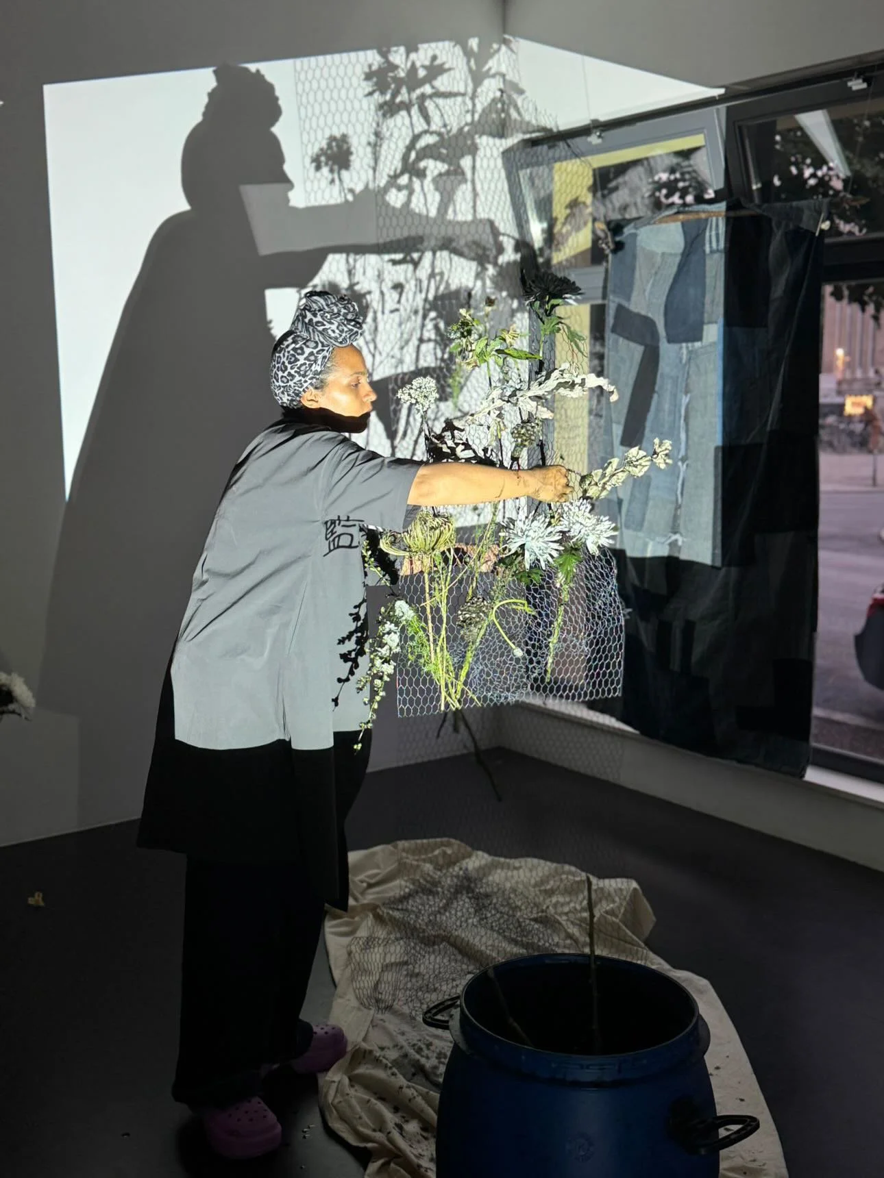 Indigo flowers performance at Nion Playground gallery 