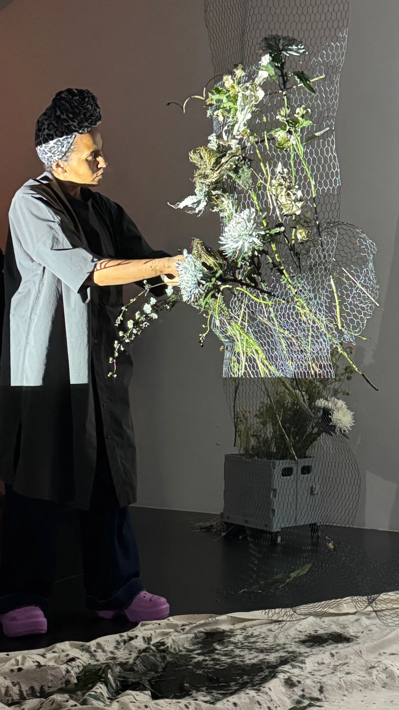 Indigo flowers performance at Nion Playground gallery 