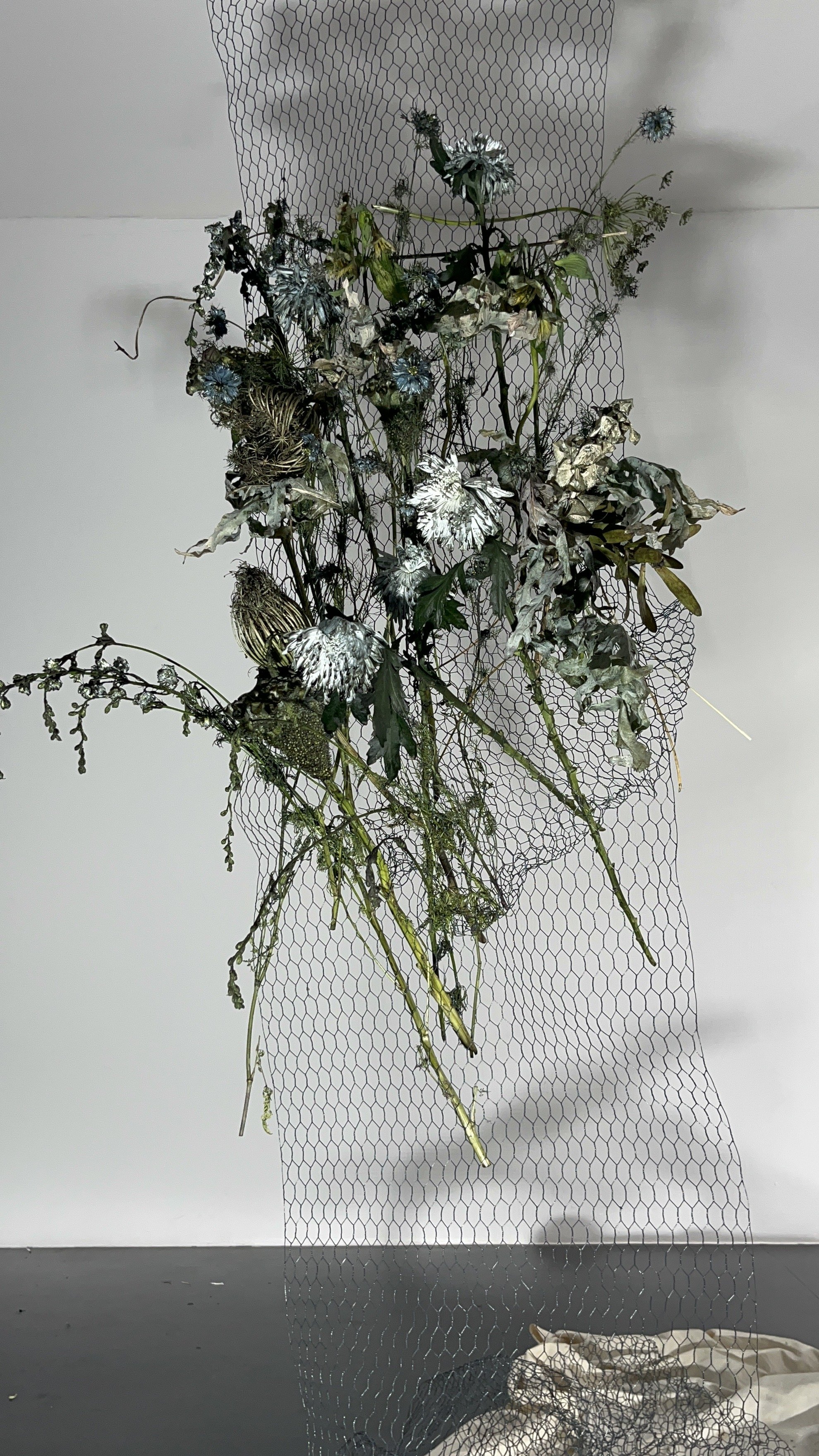 Indigo flowers performance at Nion Playground gallery 