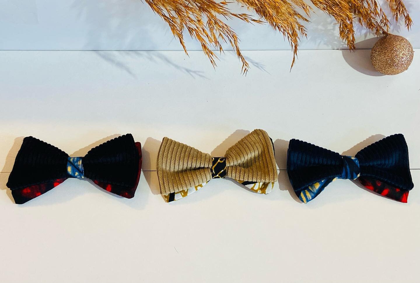 Le Noeud Pap de f&ecirc;tes 🍾🥂
&Eacute;l&eacute;gante tendance, soyez beaux pour les f&ecirc;tes ou une belle occasion 
Les noeuds papillons sur mesure sont en ligne! Encore quelques jours pour profiter de la livraison avant no&euml;l 🎄 
#noeudpap