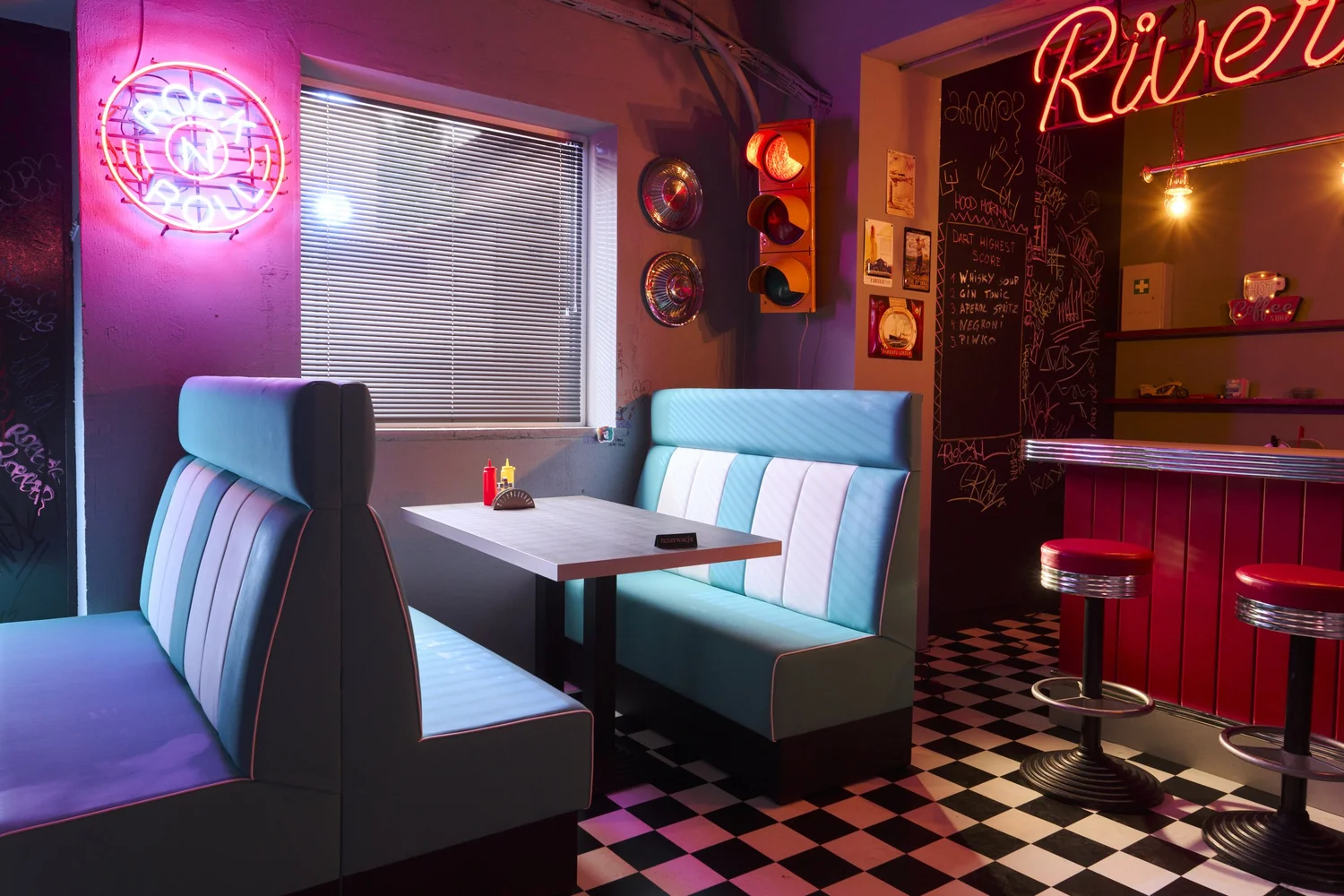 Scenografia amerykańskiego diner clubu do filmu i zdjęć