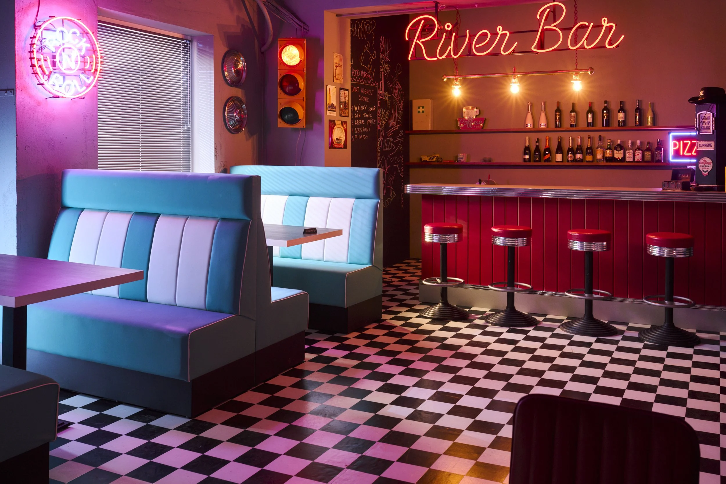 River Bar – bar filmowy retro i lokacja zdjęciowa w Warszawie