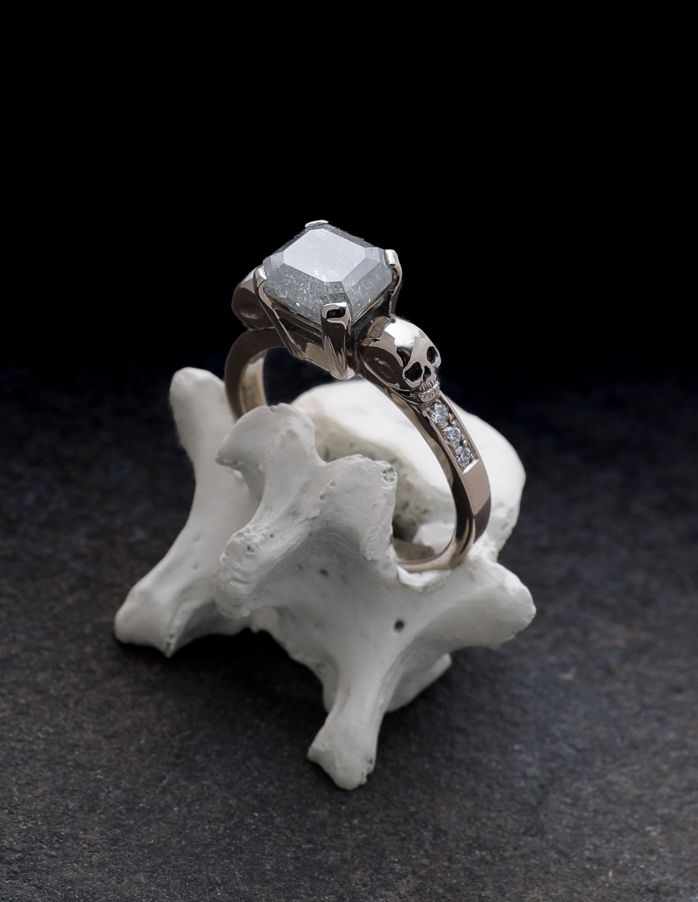 kipkalinka - Ring - Custom Thyone with salt + pepper diamond.jpg