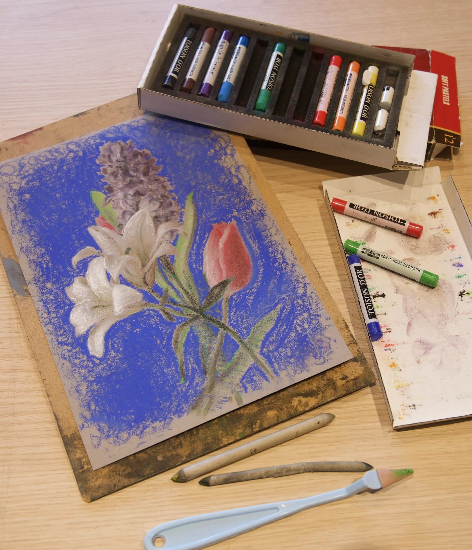 flower pastel drawing featuring drawing tools.