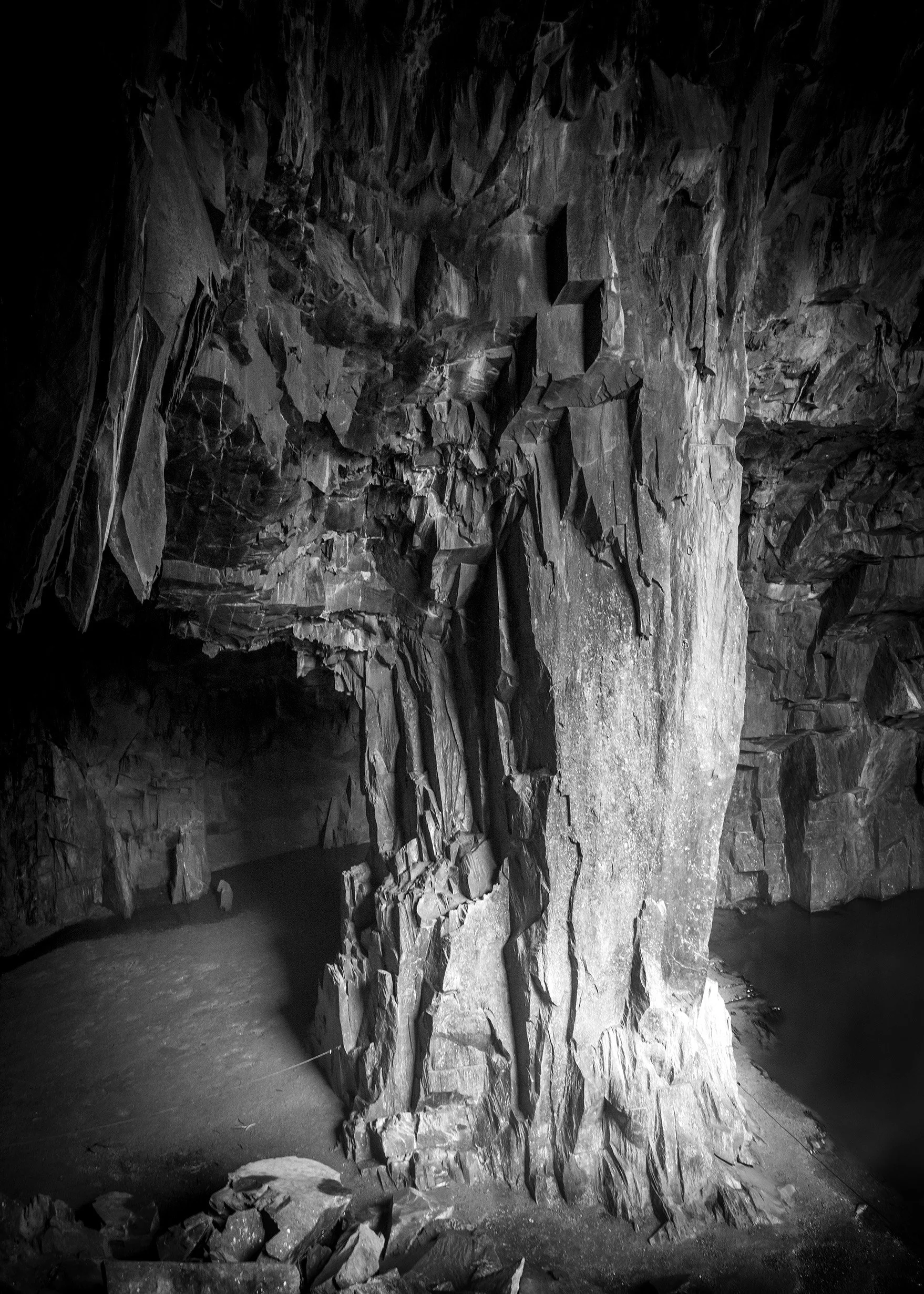 Catherdal Cavern 6.jpg