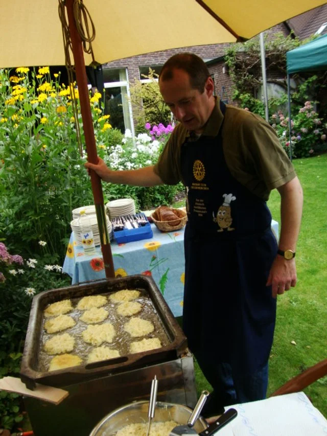 reibekuchenessen-am-6082011_7248753228_o.jpg