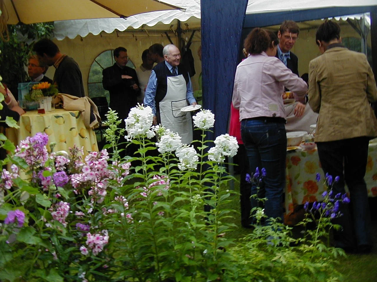 rotary-reibekuchenessen-002_7407764384_o.jpg