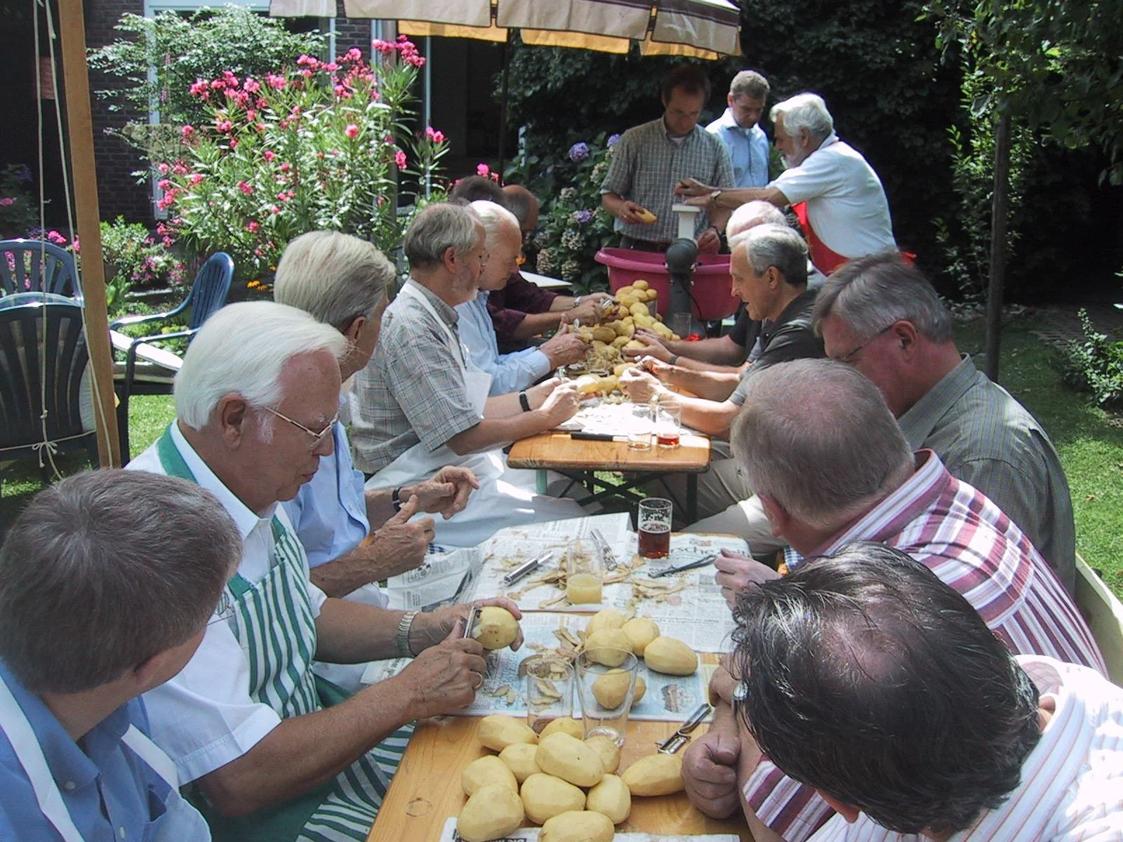 reibekuchenessen-08-2003_7406297918_o.jpg