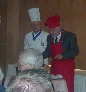cut-the-turkey_7406932118_o.jpg
